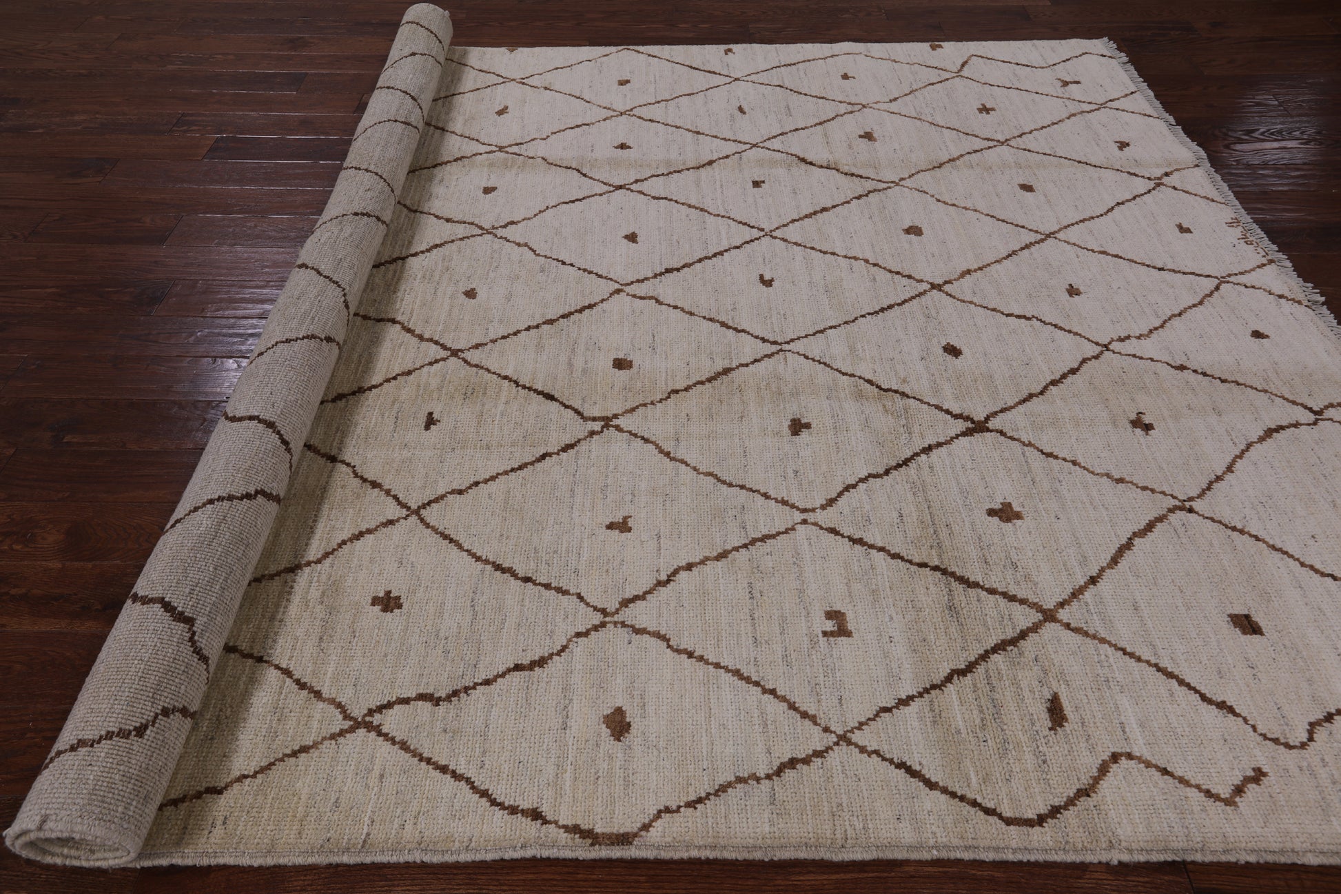 Ivory Moroccan Hand Knotted Rug - 8' 0" X 9' 10" - Golden Nile
