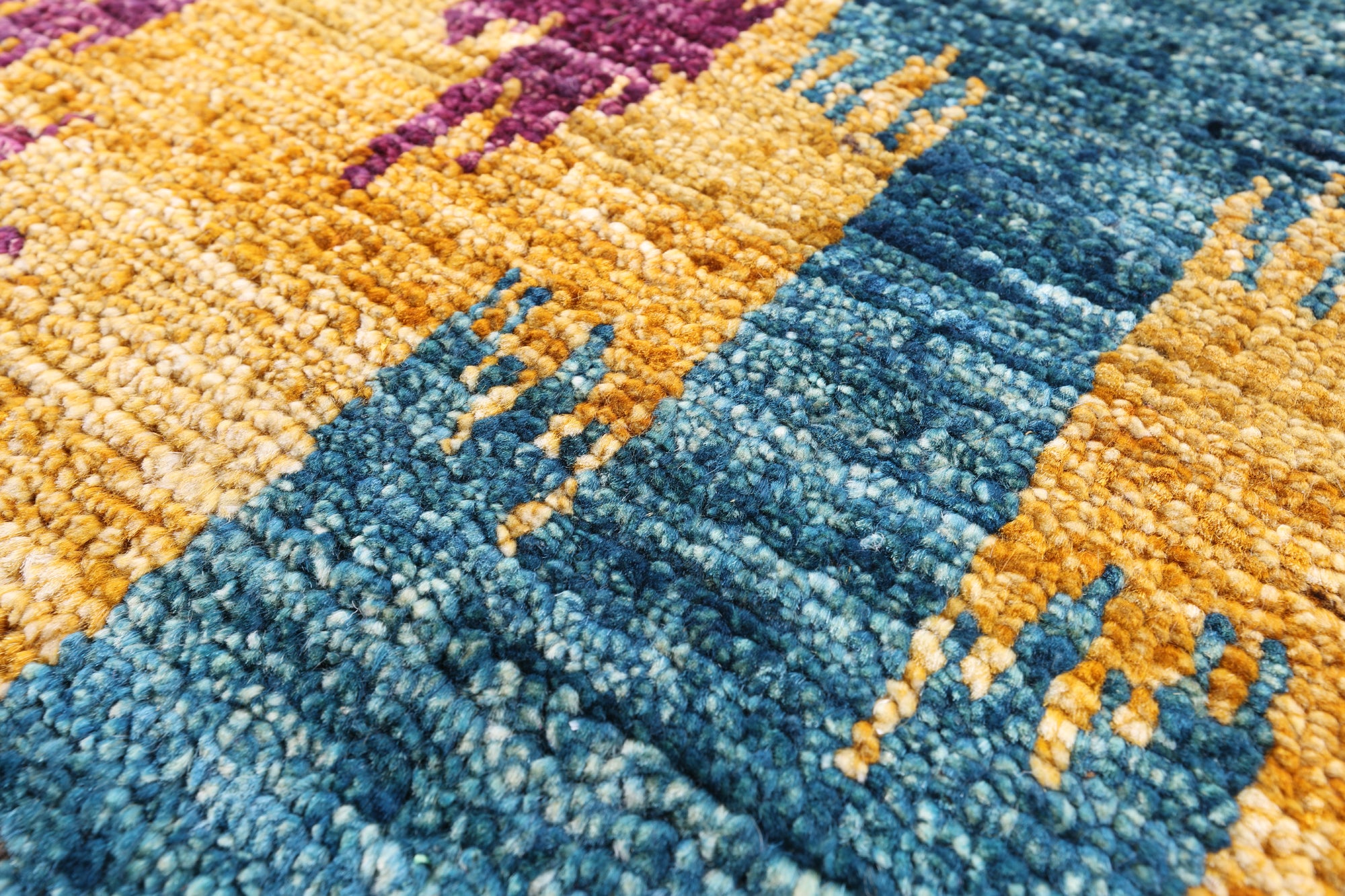 Ikat Handmade Wool Area Rug - 6' 2" X 9' 1" - Golden Nile