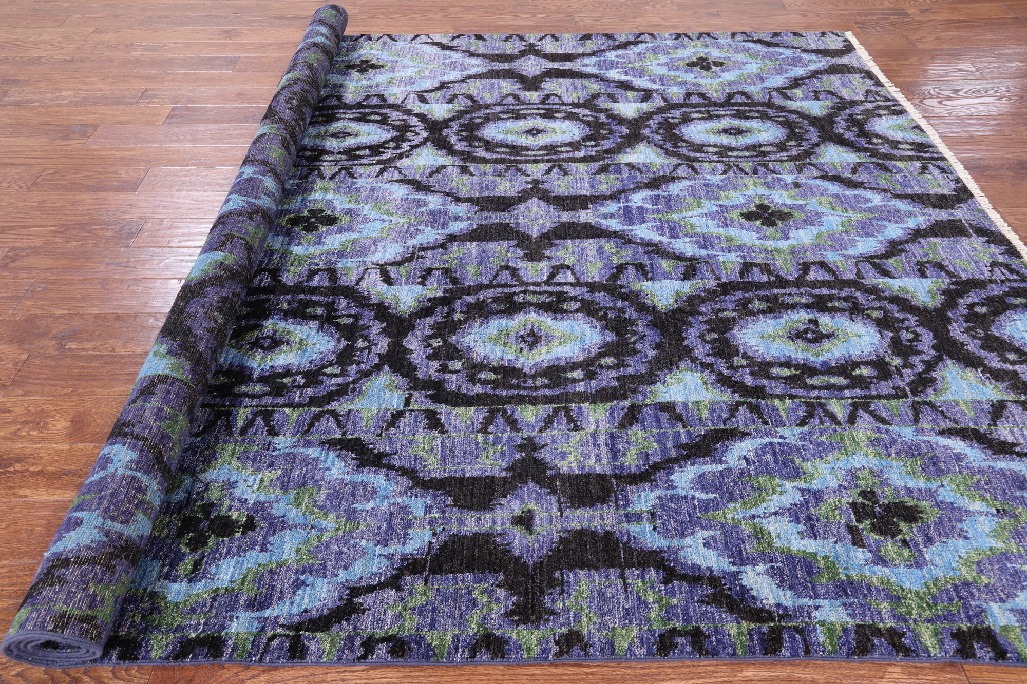 Ikat Handmade Wool Area Rug - 7' 10" X 10' 6" - Golden Nile