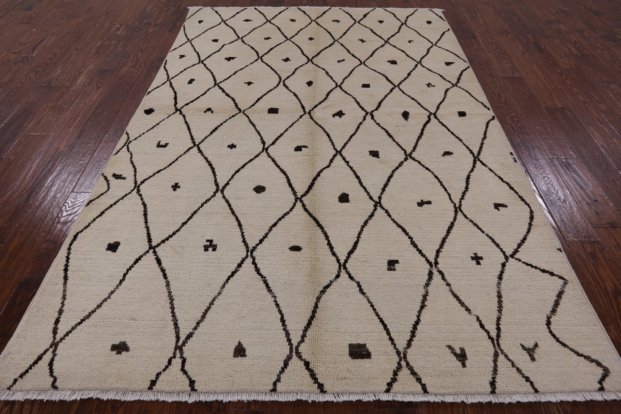 Ivory Tribal Moroccan Hand Knotted Area Rug - 6' 0" X 9' 1" - Golden Nile