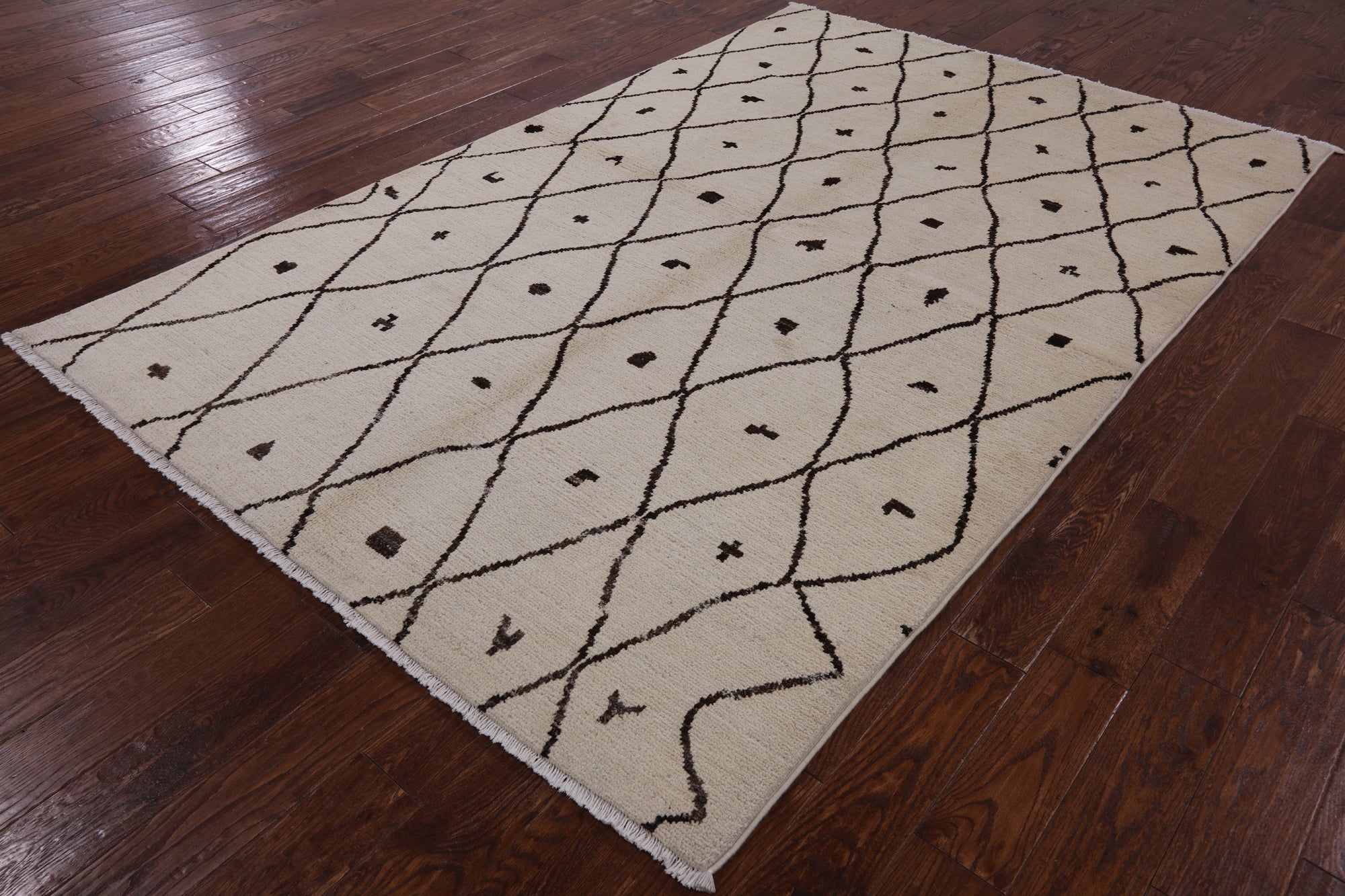Ivory Tribal Moroccan Hand Knotted Area Rug - 6' 0" X 9' 1" - Golden Nile