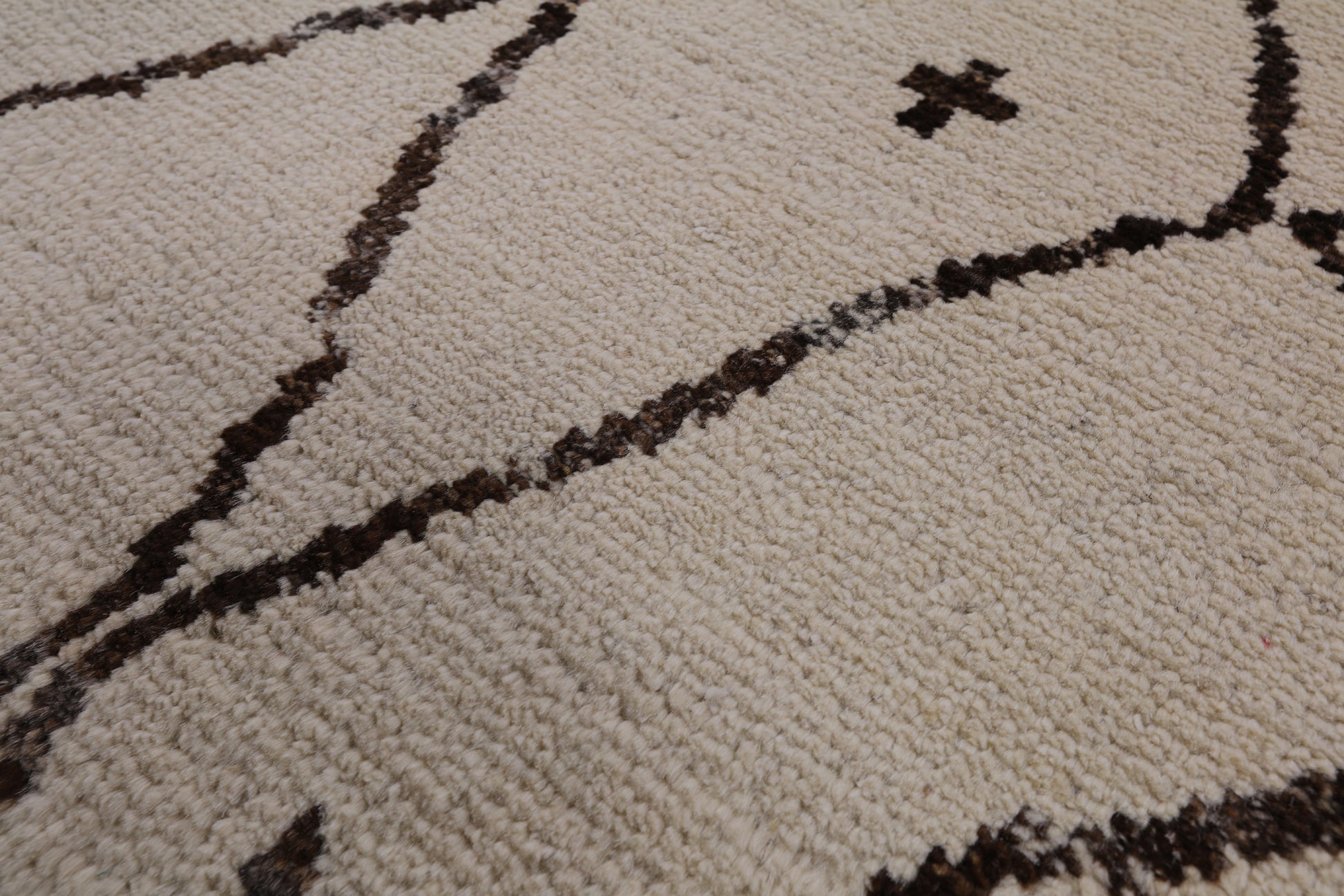 Ivory Tribal Moroccan Hand Knotted Area Rug - 6' 0" X 9' 1" - Golden Nile