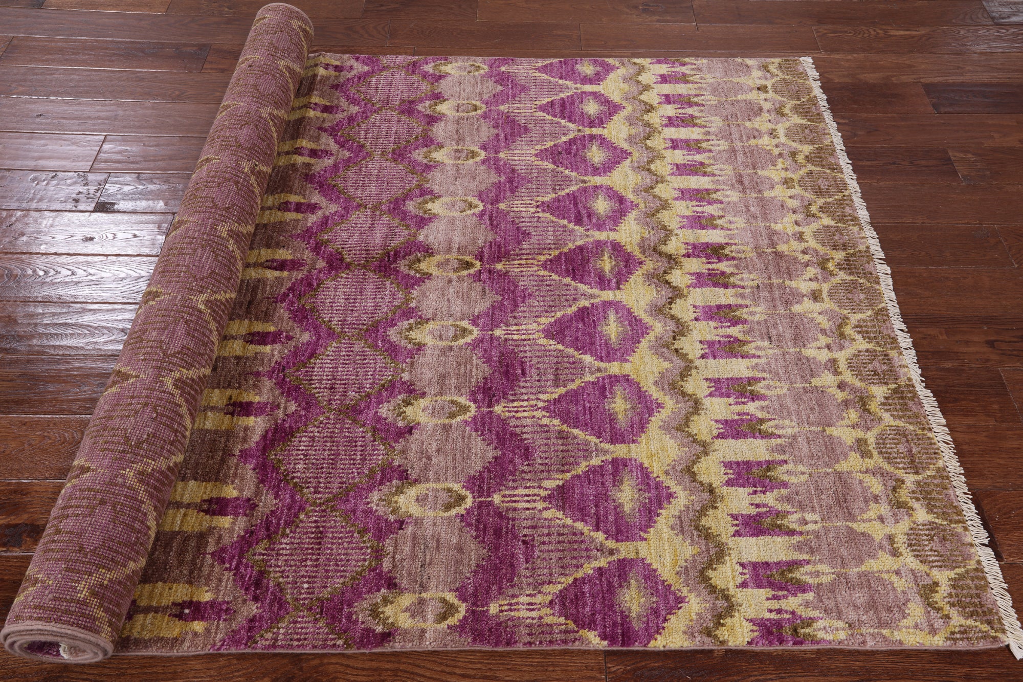 Ikat Handmade Wool Area Rug - 5' 1" X 8' 3" - Golden Nile