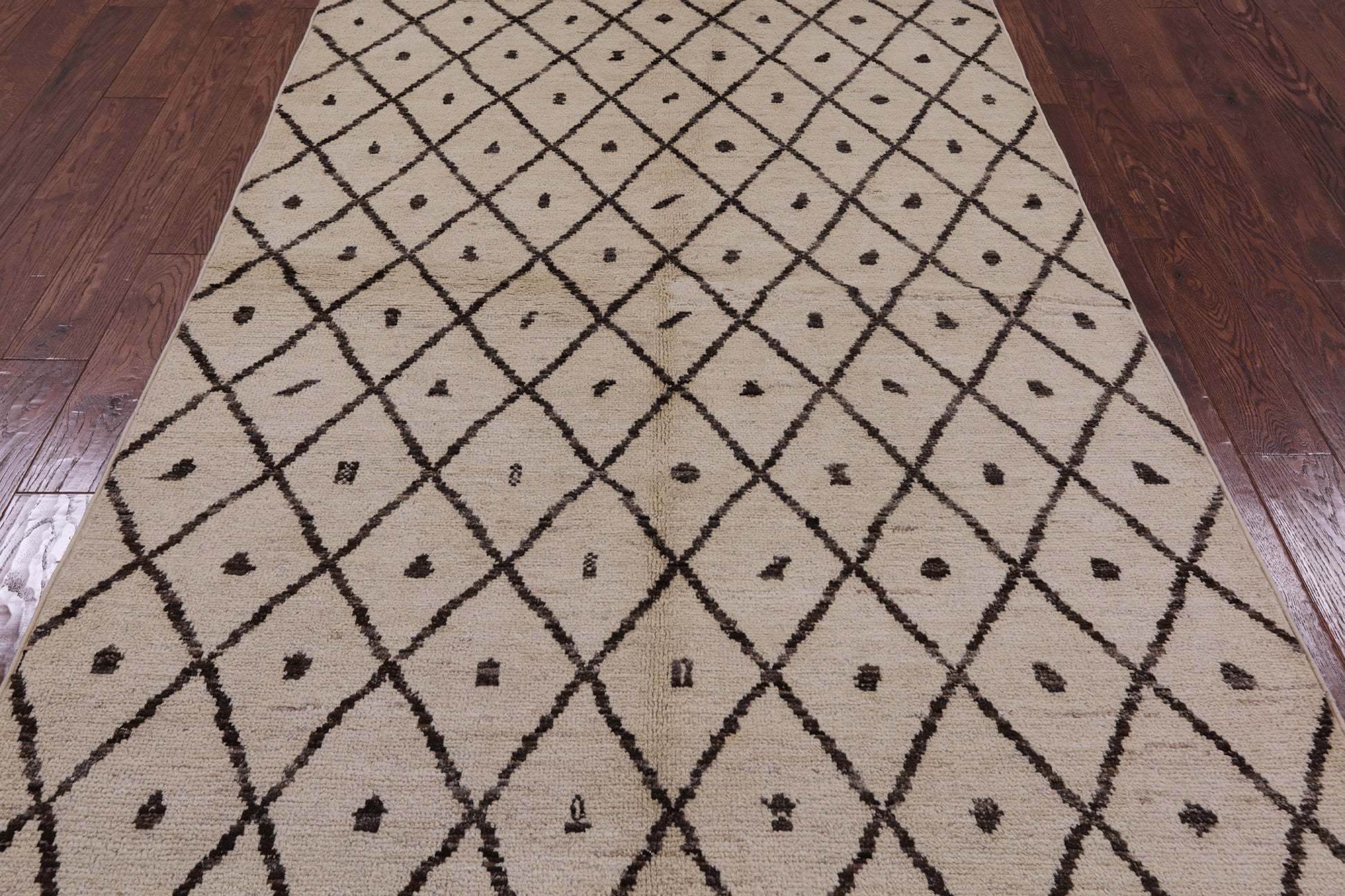 Ivory Tribal Moroccan Hand Knotted Area Rug - 5' 0" X 8' 3" - Golden Nile
