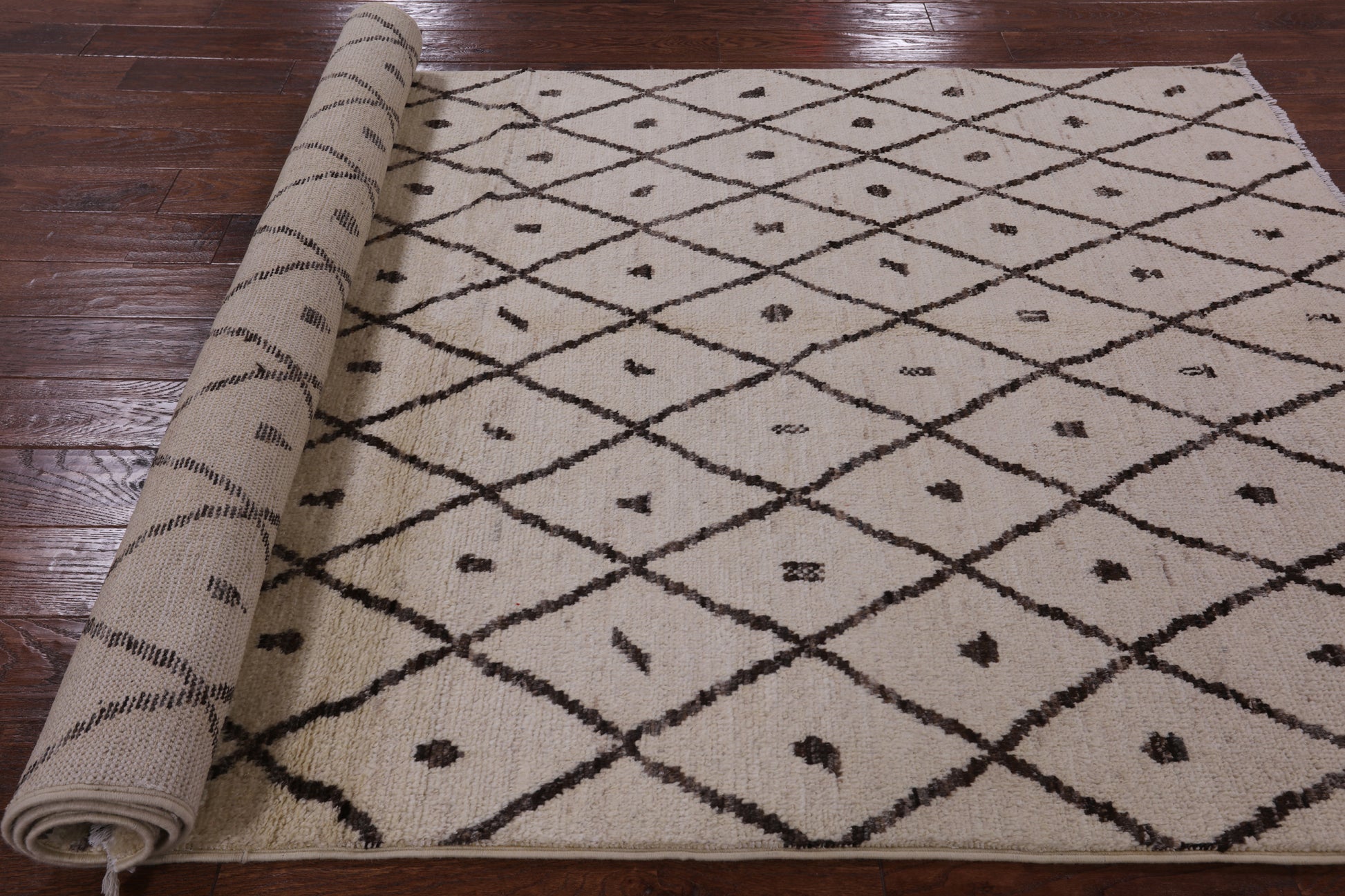 Ivory Tribal Moroccan Hand Knotted Area Rug - 5' 0" X 8' 3" - Golden Nile