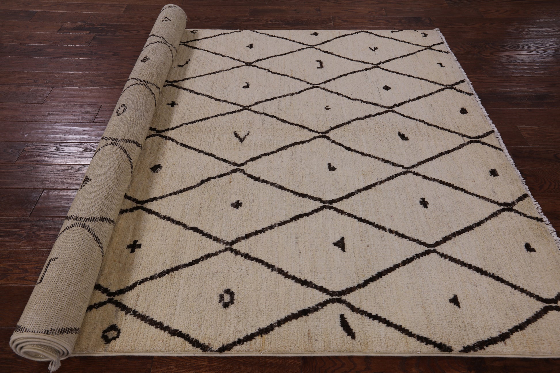 Ivory Tribal Moroccan Hand Knotted Wool Rug - 6' 0" X 9' 2" - Golden Nile
