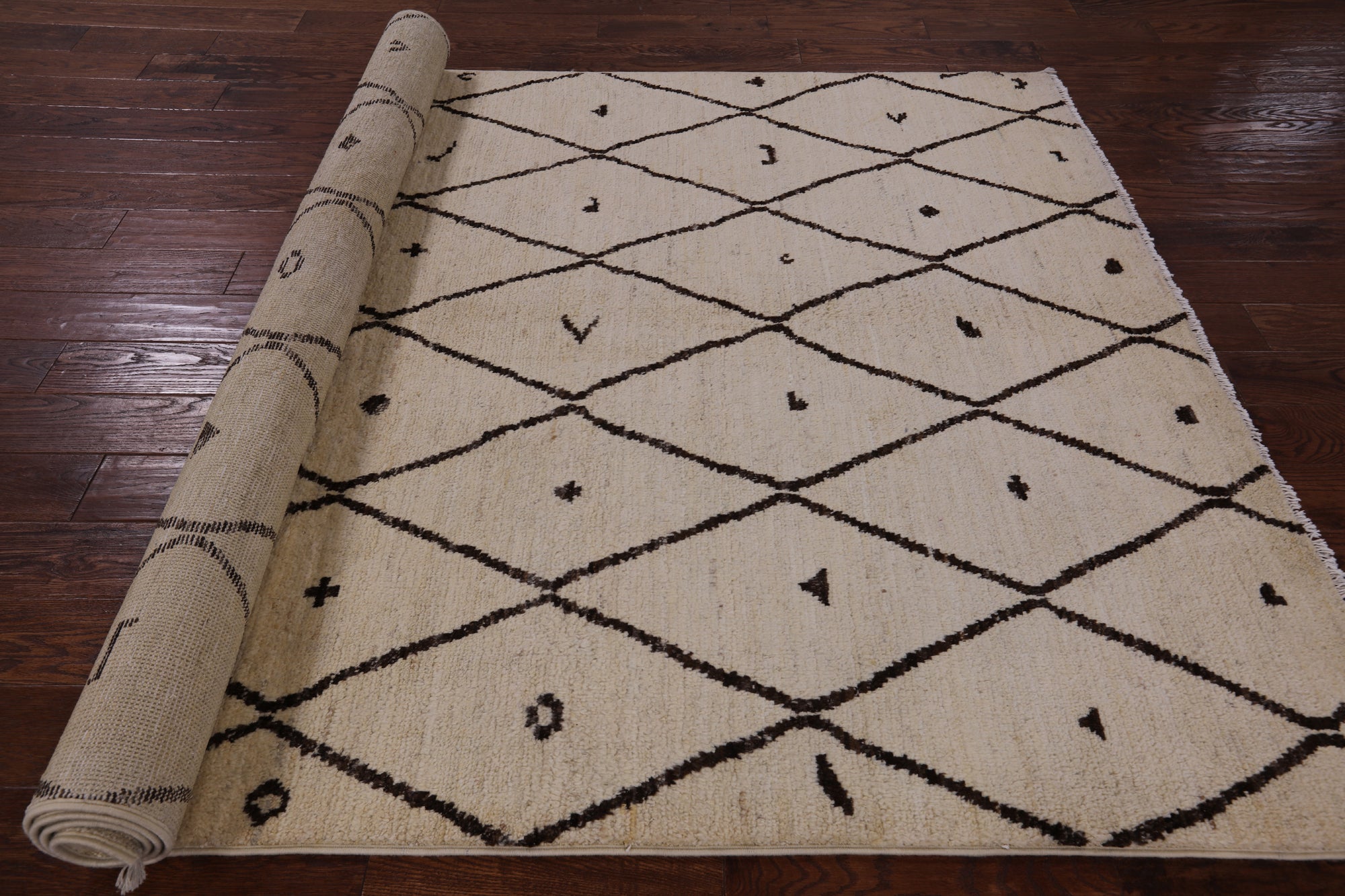 Ivory Tribal Moroccan Hand Knotted Wool Rug - 6' 0" X 9' 2" - Golden Nile