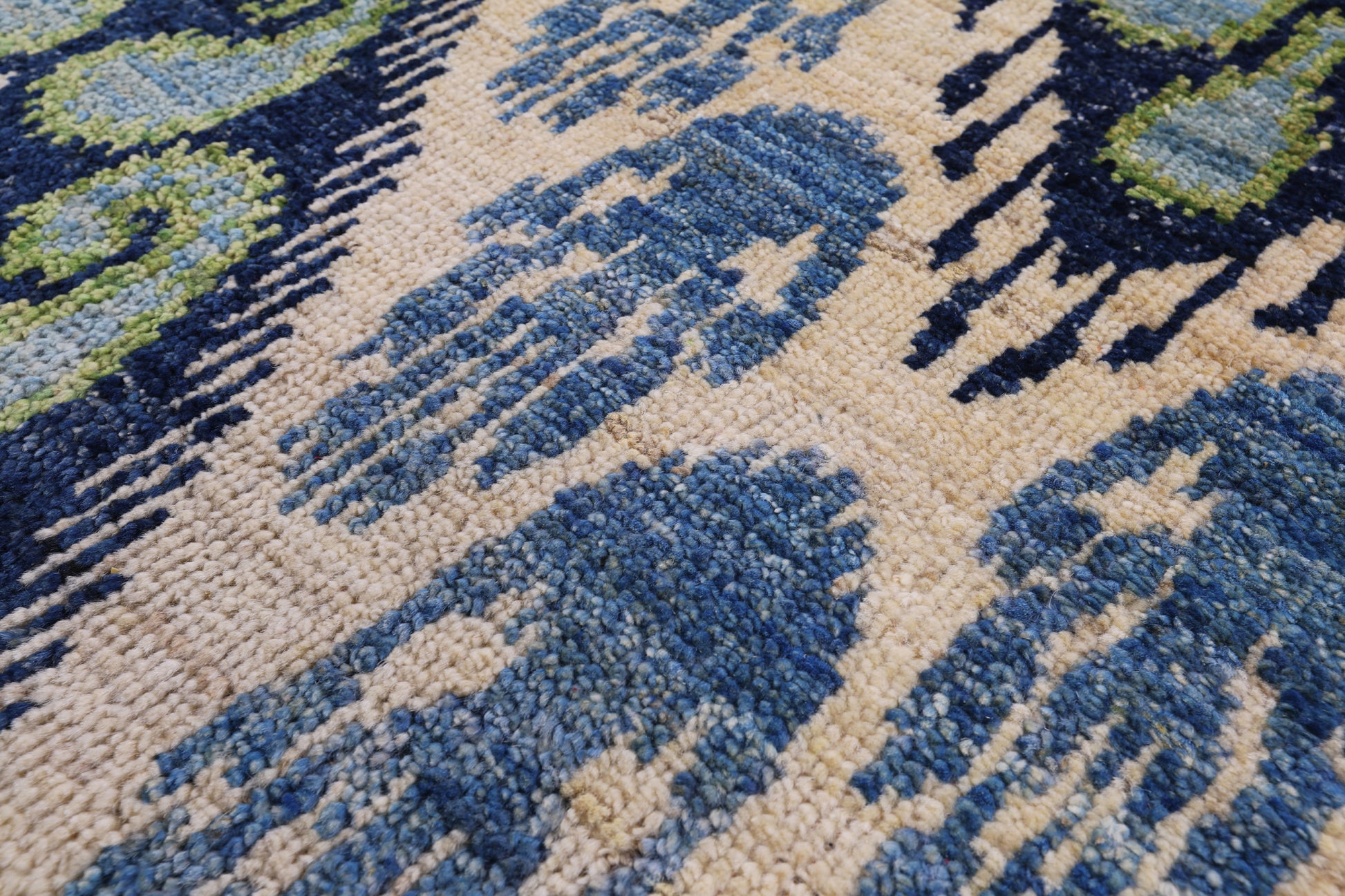 Ikat Hand Knotted Wool Rug - 6' 0" X 8' 10" - Golden Nile