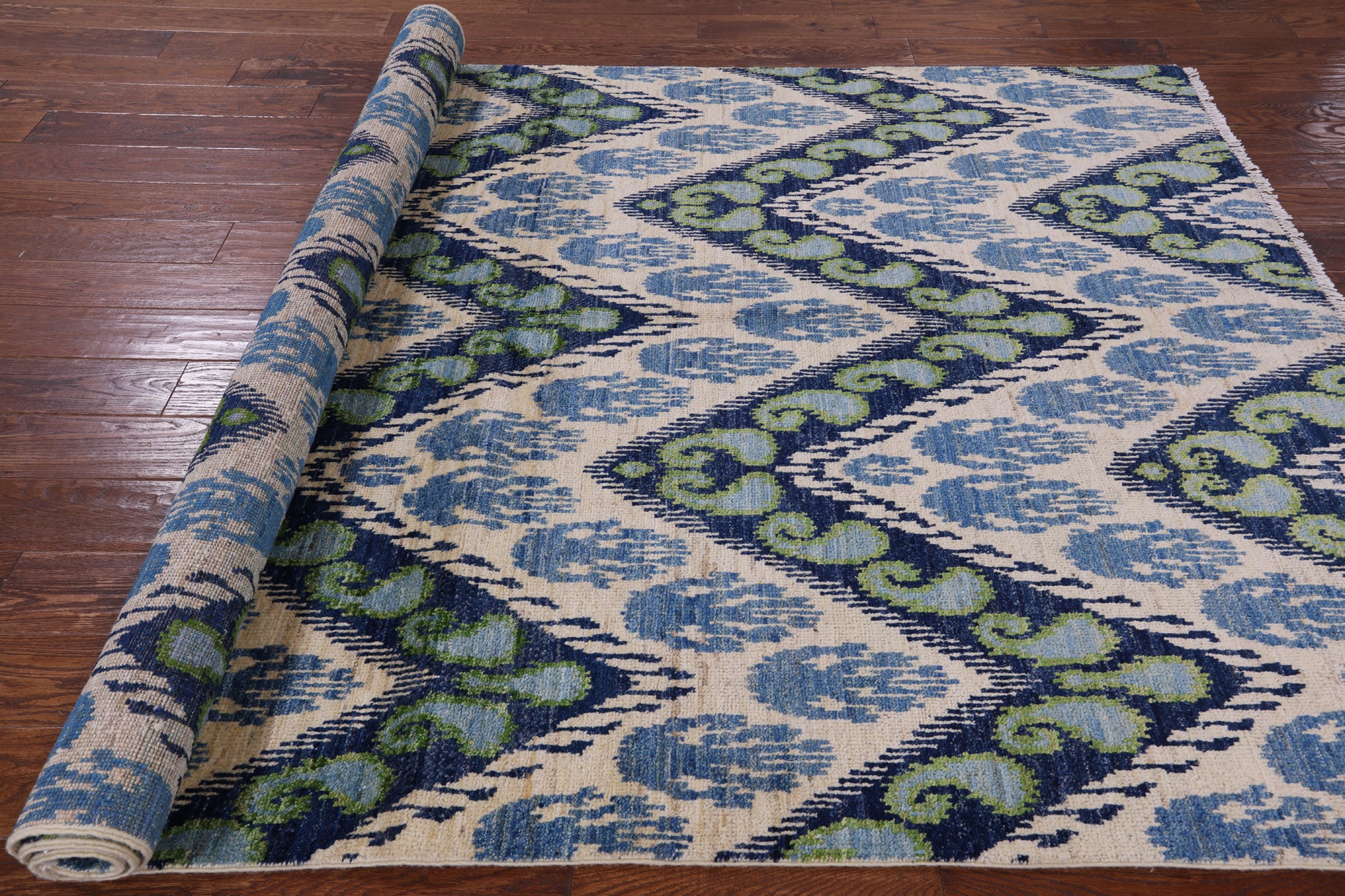 Ikat Hand Knotted Wool Rug - 6' 0" X 8' 10" - Golden Nile