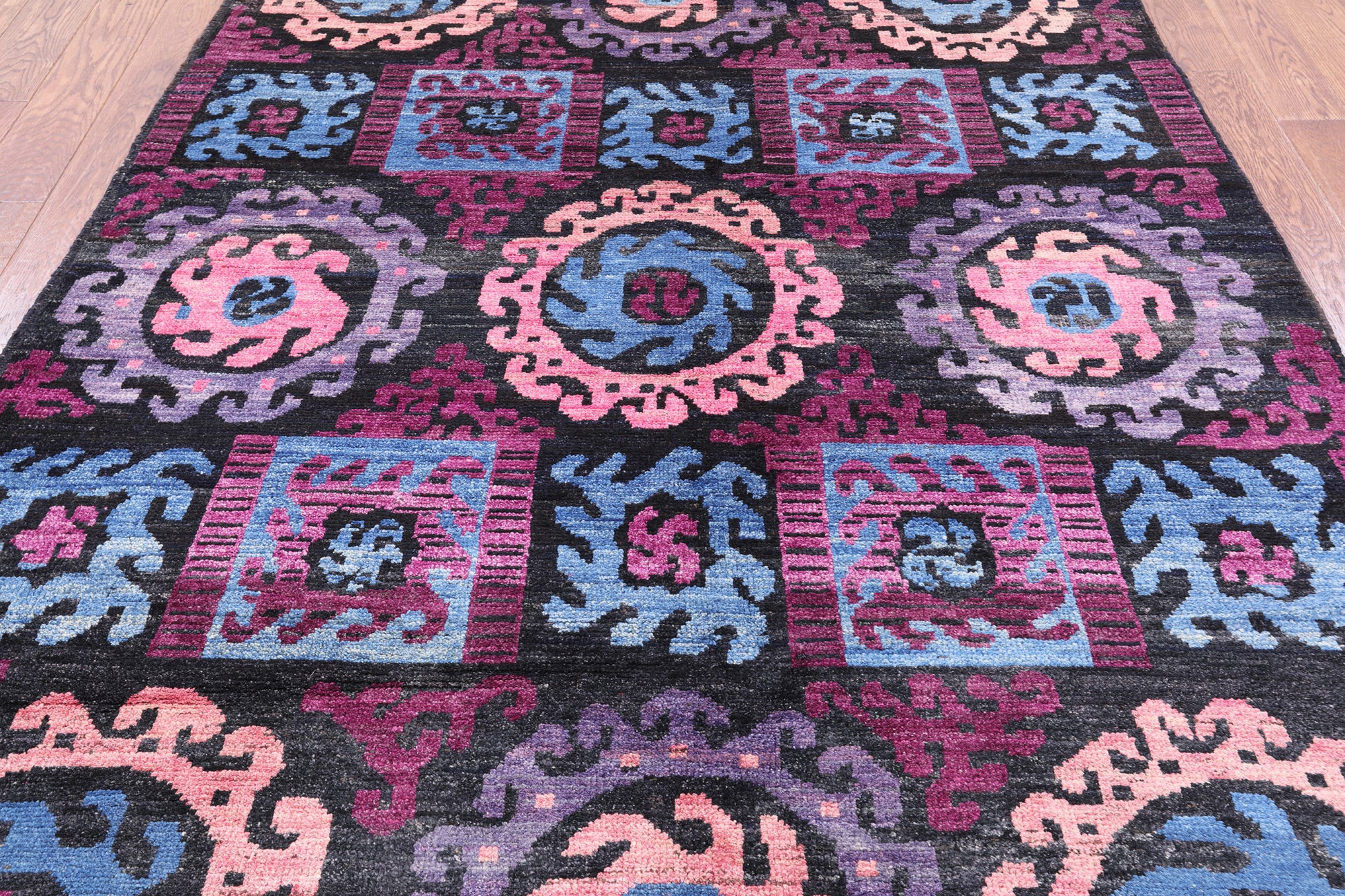 Ikat Handmade Wool Area Rug - 6' 2" X 8' 9" - Golden Nile