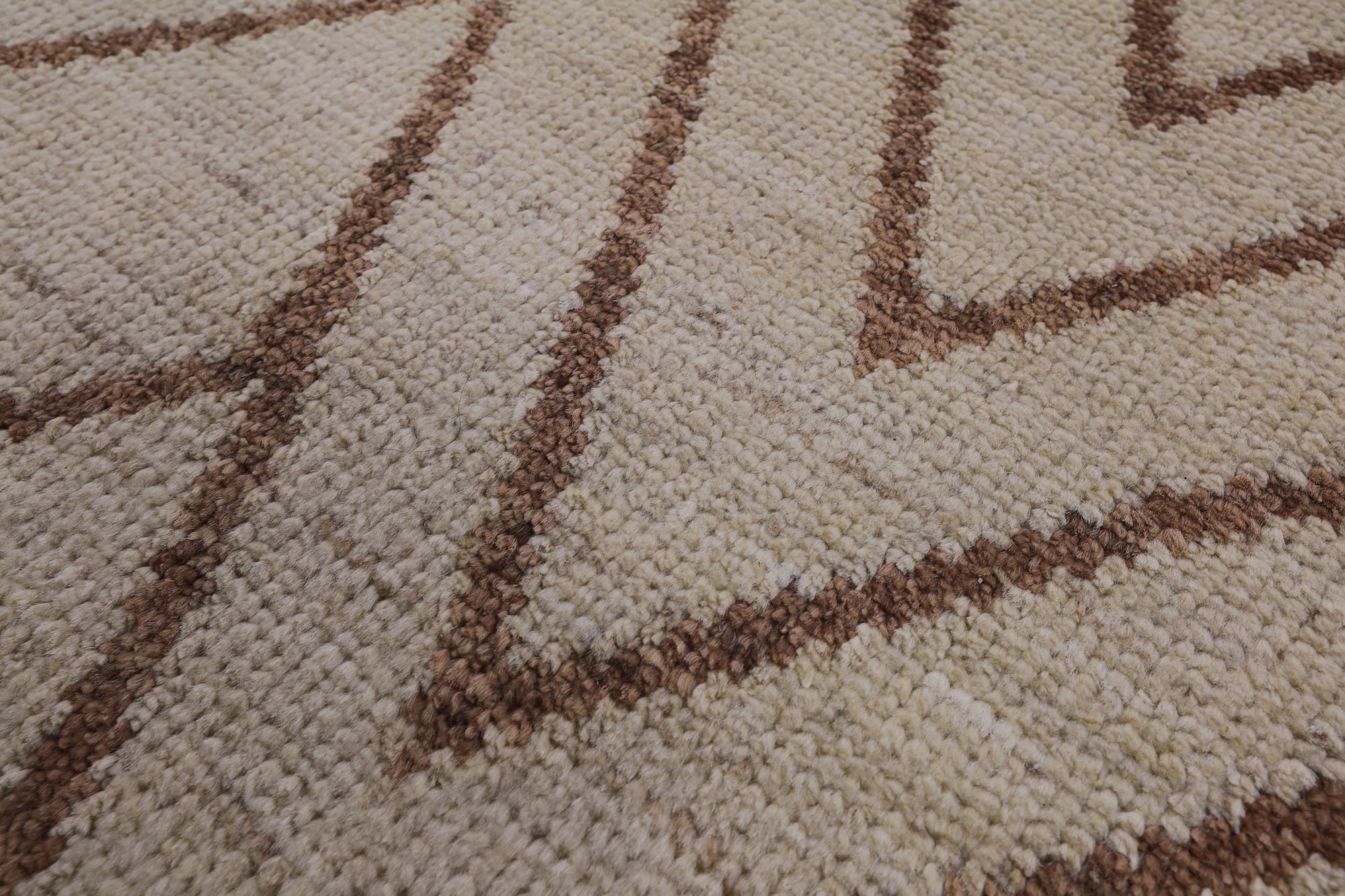 Ivory Moroccan Hand Knotted Area Rug - 6' 1" X 9' 1" - Golden Nile