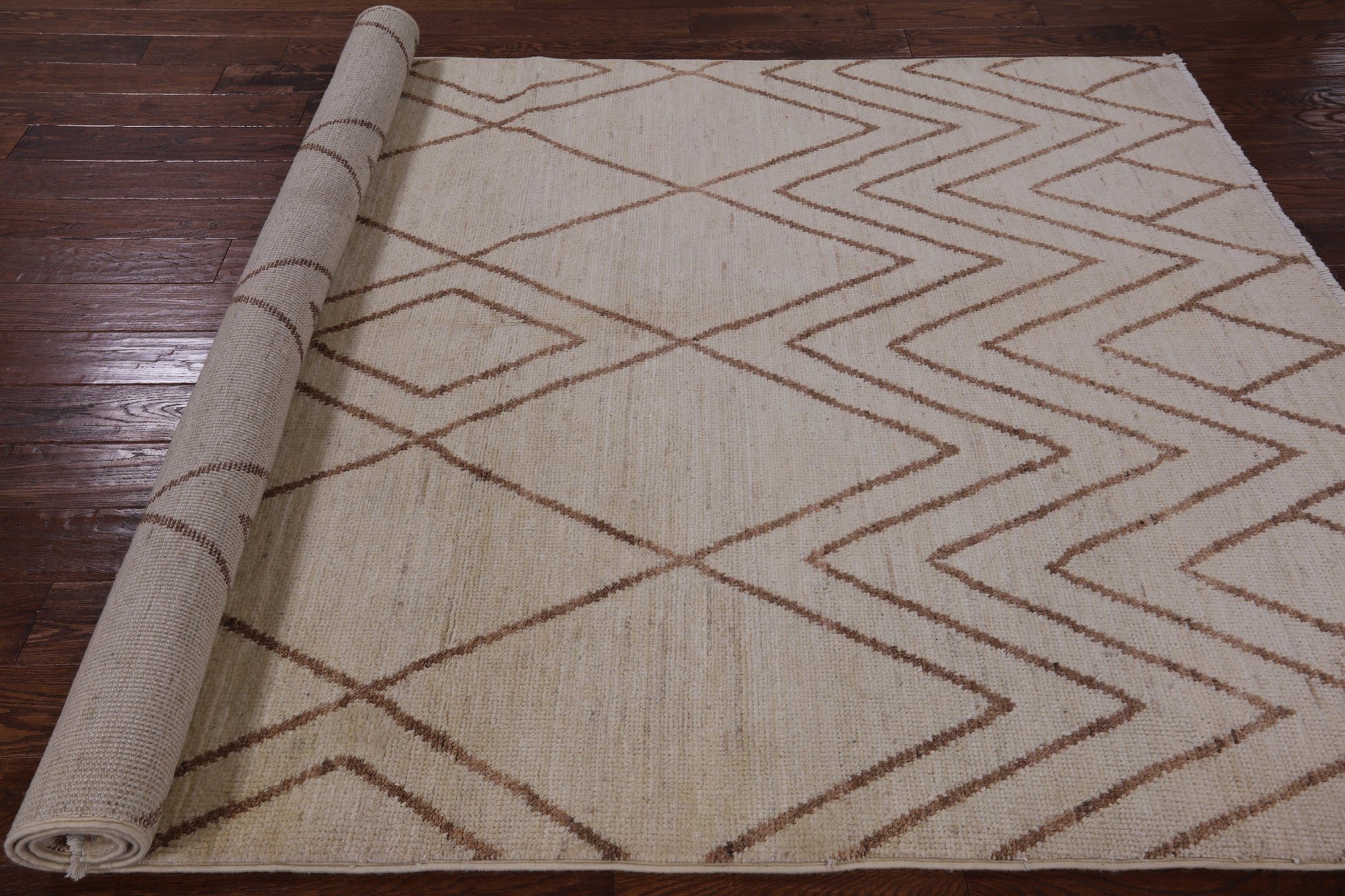 Ivory Moroccan Hand Knotted Area Rug - 6' 1" X 9' 1" - Golden Nile