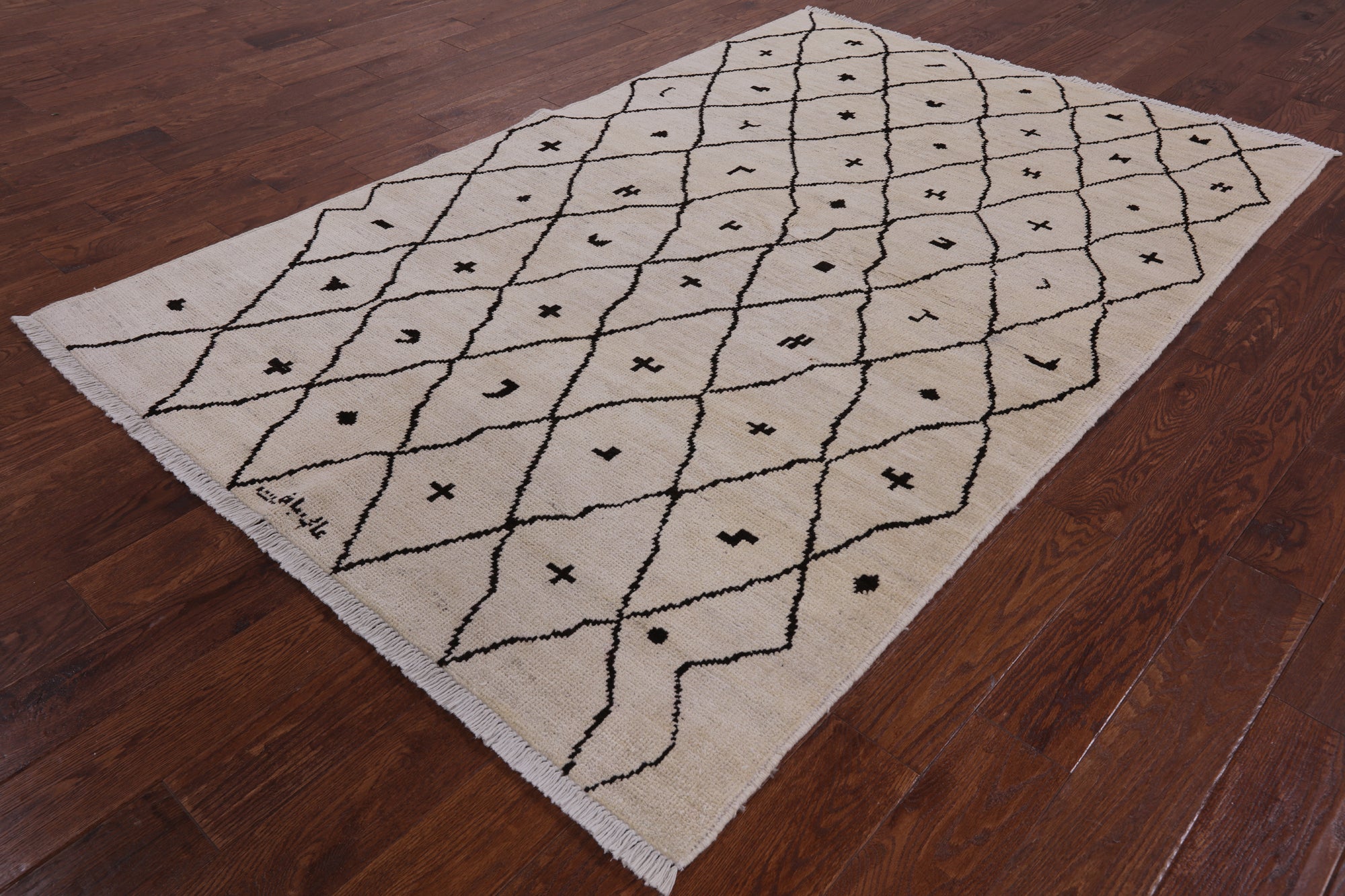 Ivory Signed Tribal Moroccan Hand Knotted Wool Rug - 5' 2" X 7' 10" - Golden Nile