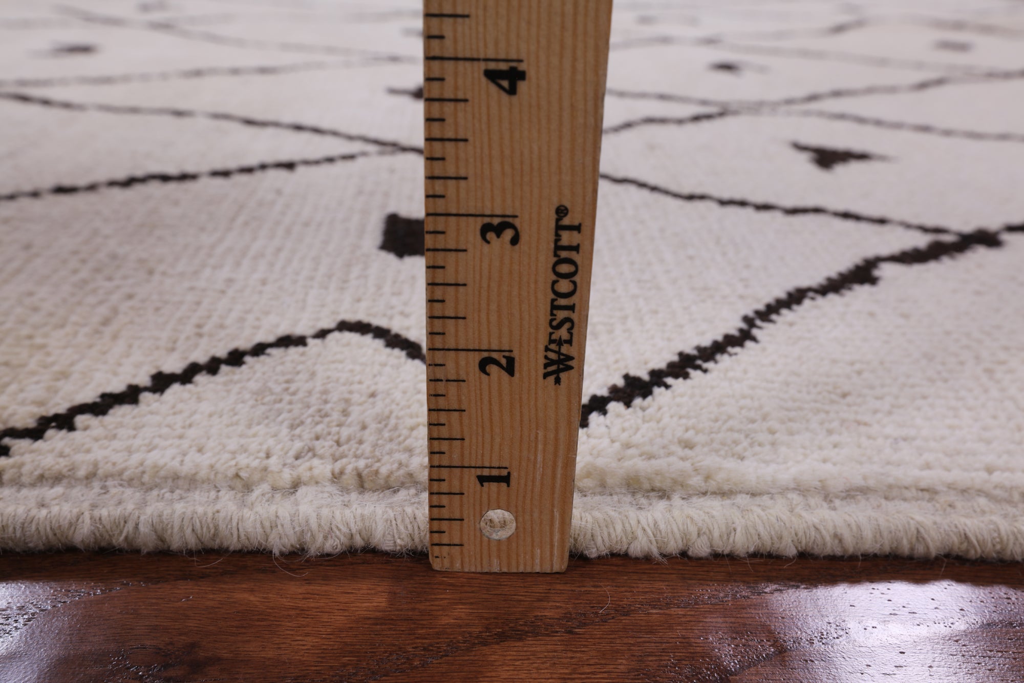Ivory Signed Tribal Moroccan Hand Knotted Wool Rug - 5' 2" X 7' 10" - Golden Nile