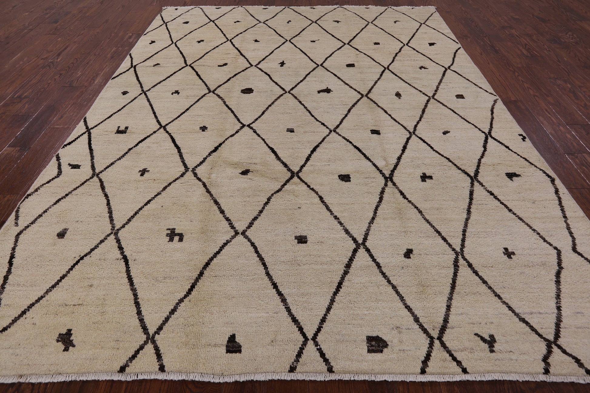 Ivory Moroccan Handmade Wool Rug - 7' 10" X 10' 2" - Golden Nile
