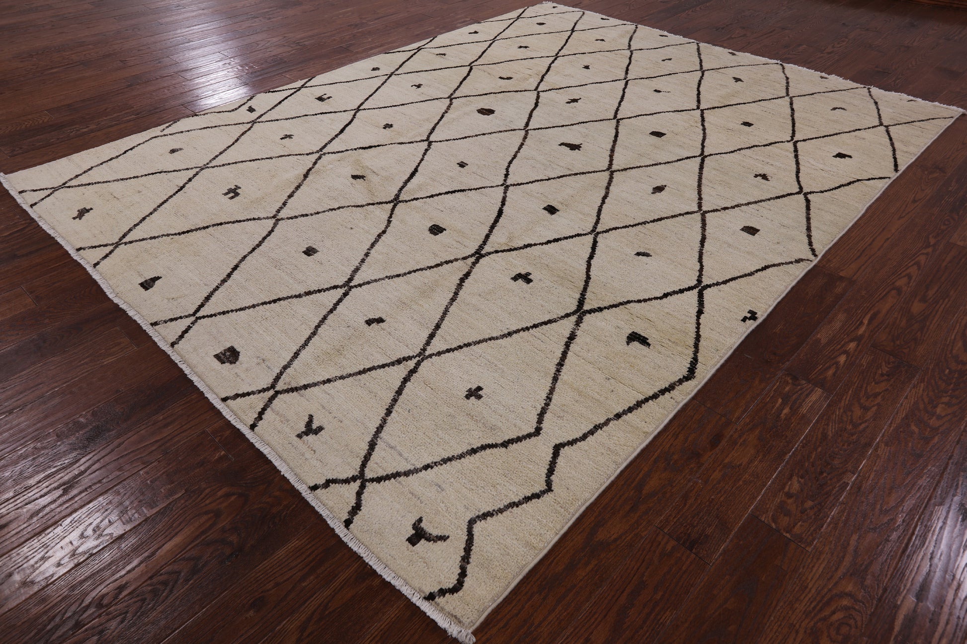 Ivory Moroccan Handmade Wool Rug - 7' 10" X 10' 2" - Golden Nile