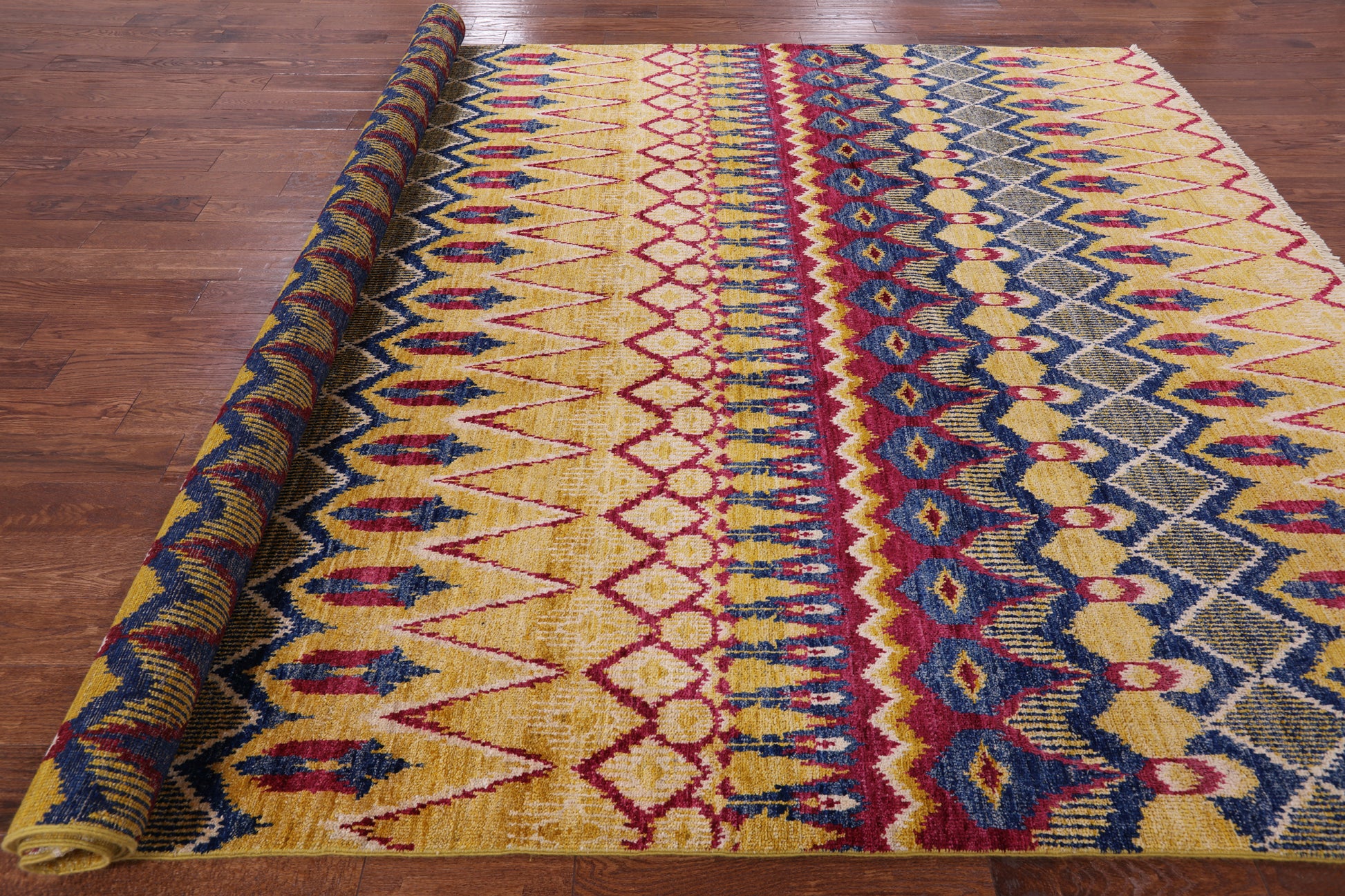 Ikat Handmade Wool Area Rug - 8' 10" X 12' 3" - Golden Nile