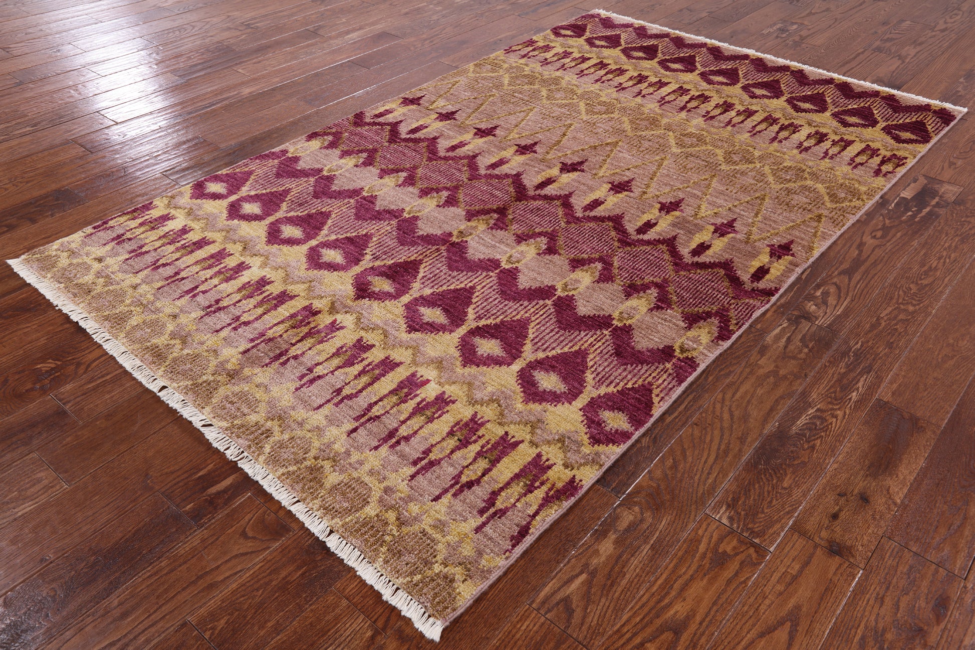Ikat Handmade Area Rug - 4' 10" X 8' 3" - Golden Nile