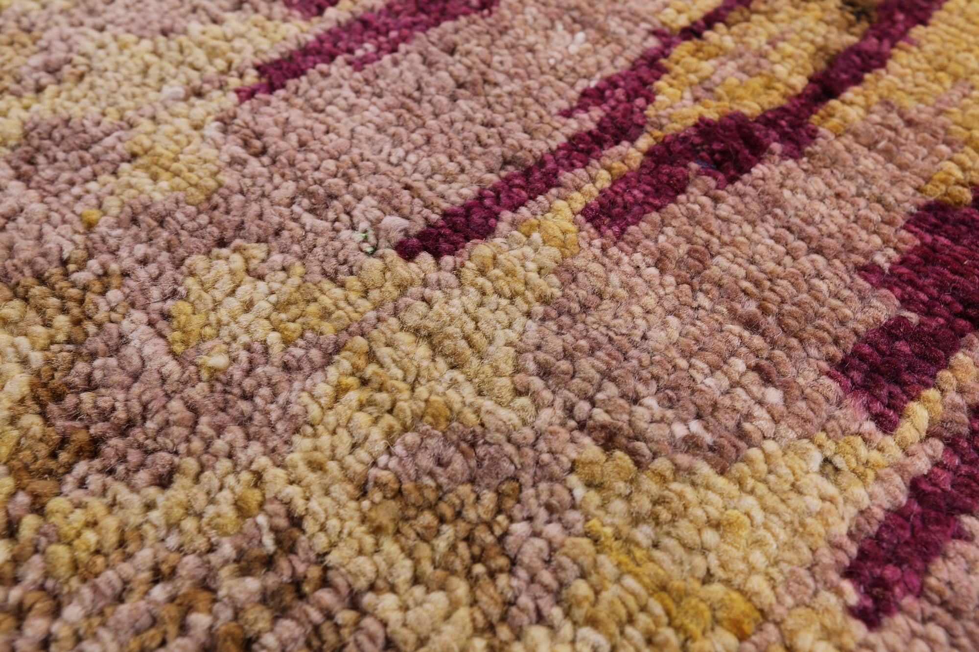 Ikat Handmade Area Rug - 4' 10" X 8' 3" - Golden Nile