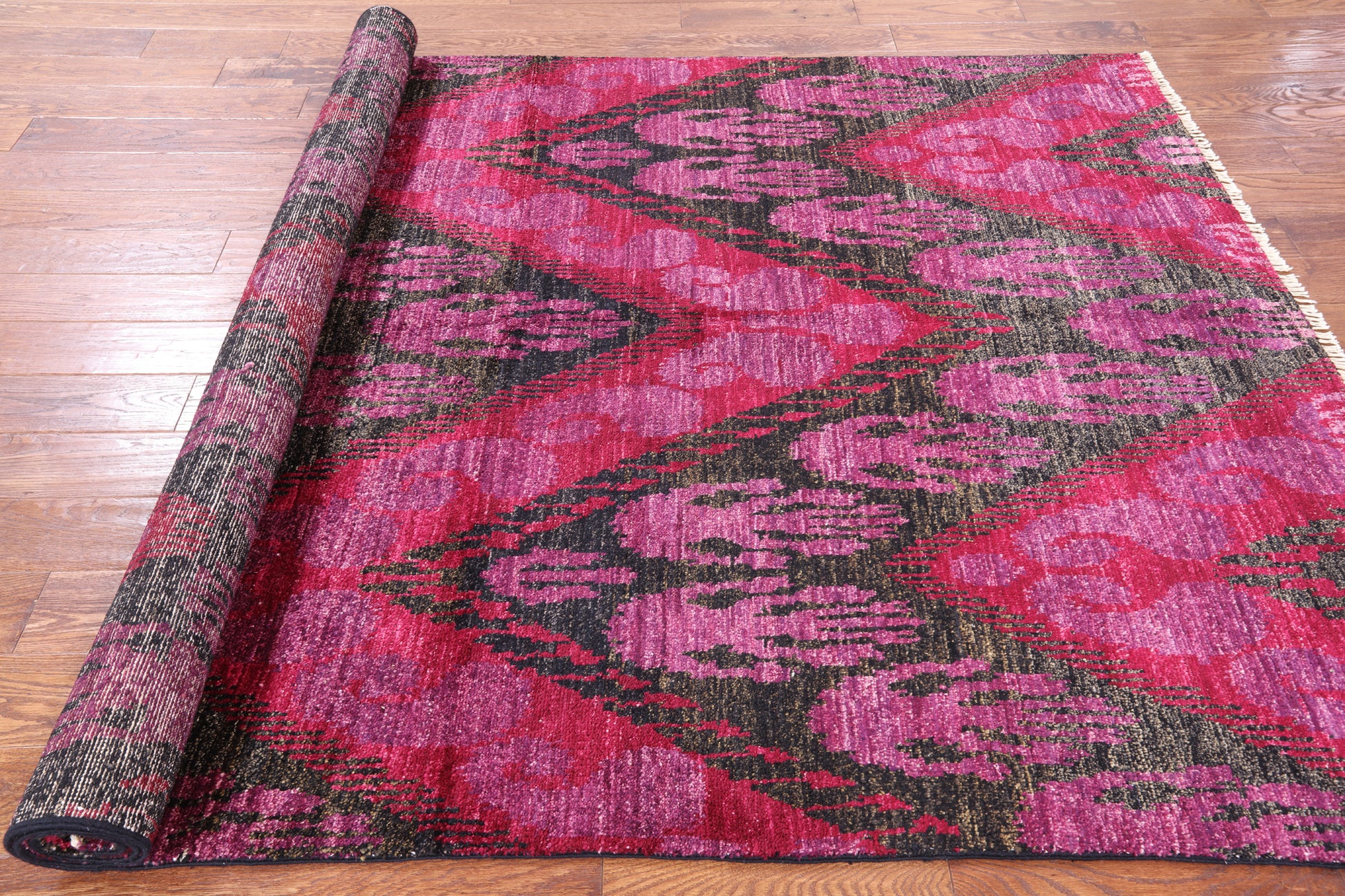 Ikat Hand Knotted Wool Rug - 5' 10" X 8' 10" - Golden Nile