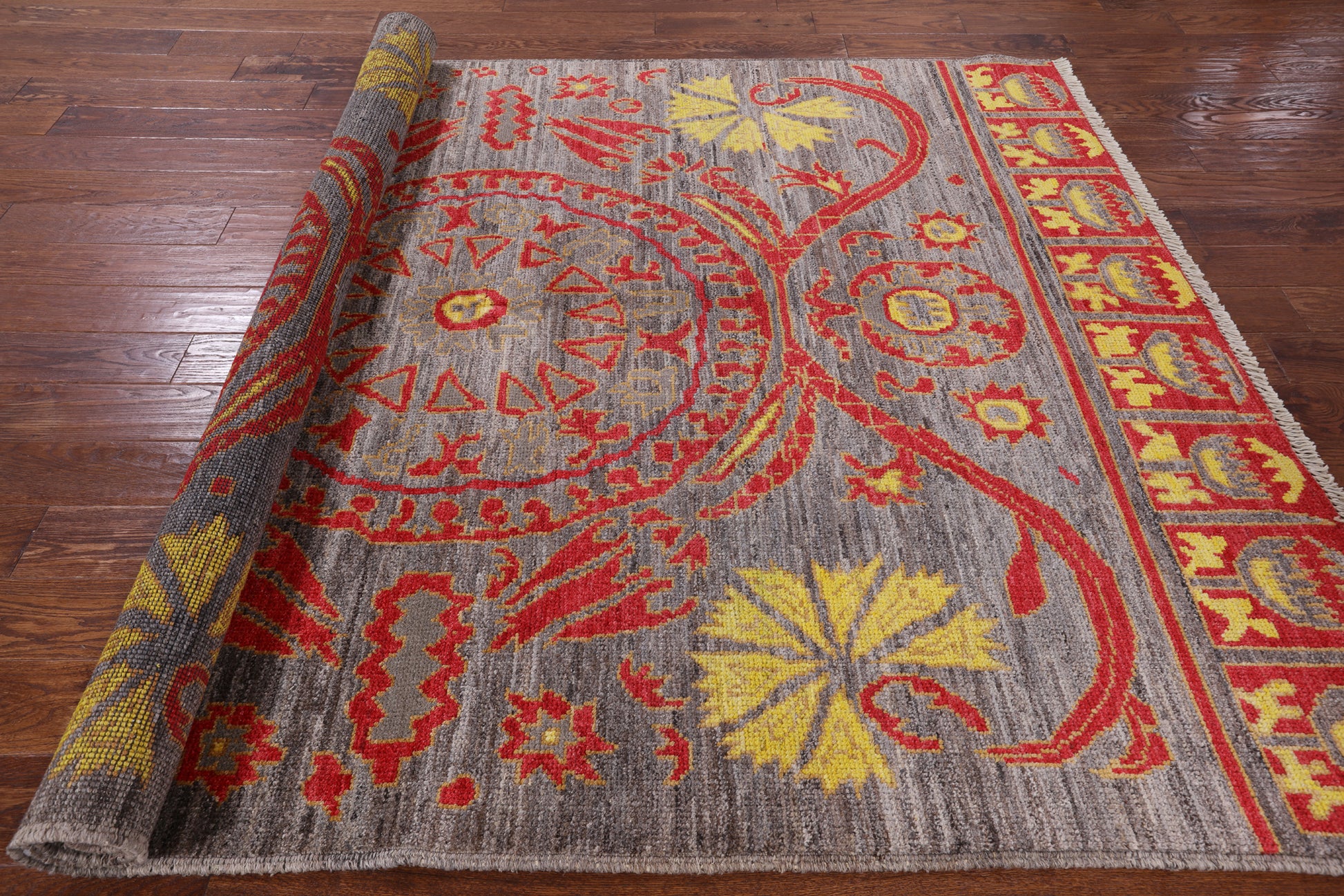 Grey Ikat Handmade Wool Area Rug - 6' 3" X 8' 8" - Golden Nile