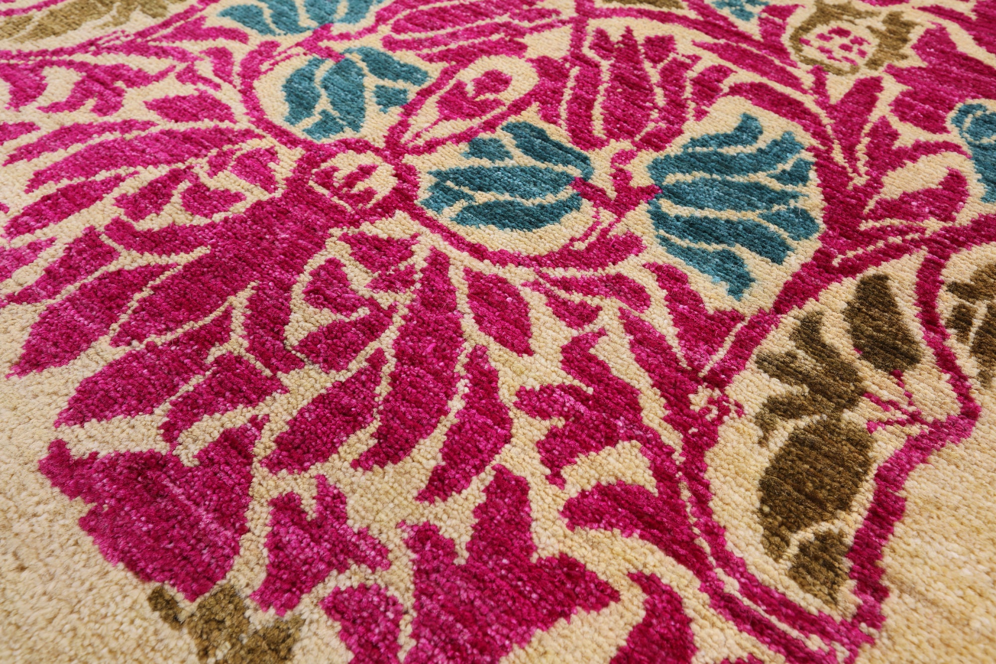 Ivory William Morris Handmade Wool Area Rug - 6' 1" X 8' 10" - Golden Nile