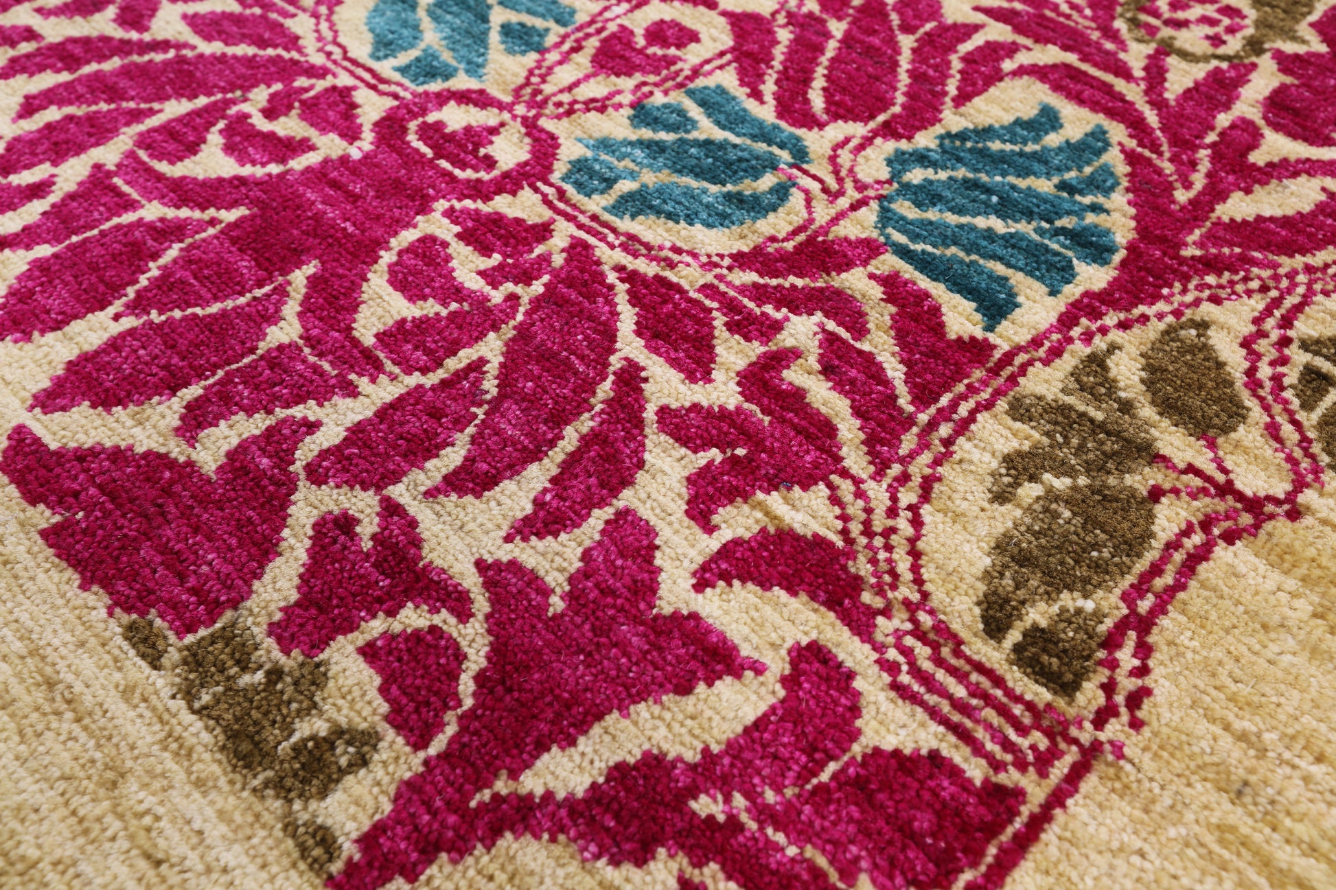 Ivory William Morris Hand Knotted Wool Area Rug - 6' 2" X 9' 1" - Golden Nile