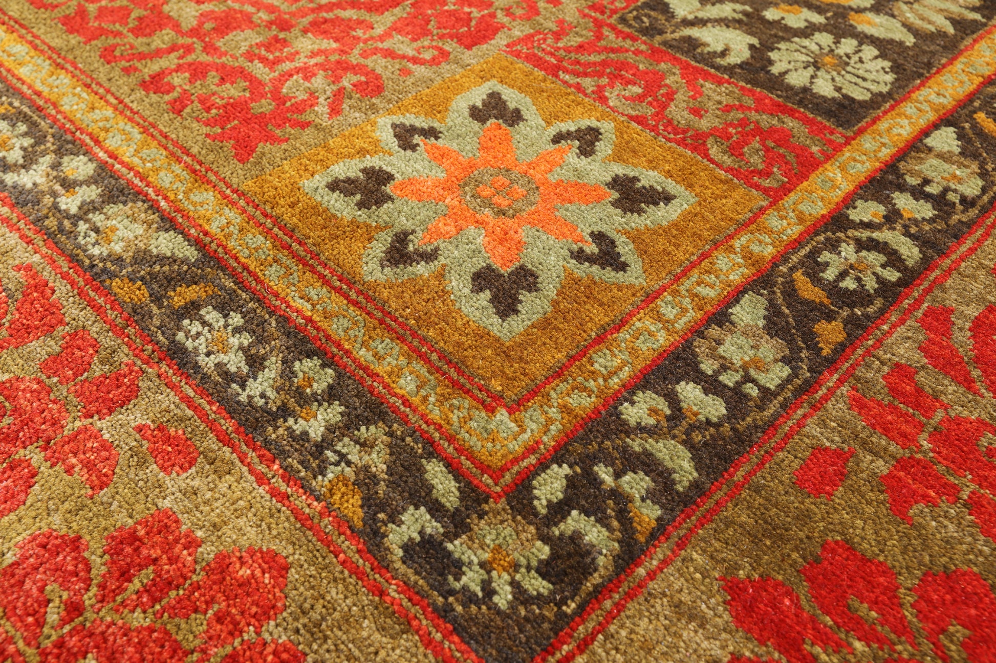 William Morris Hand Knotted Wool Area Rug - 5' 2" X 7' 8" - Golden Nile