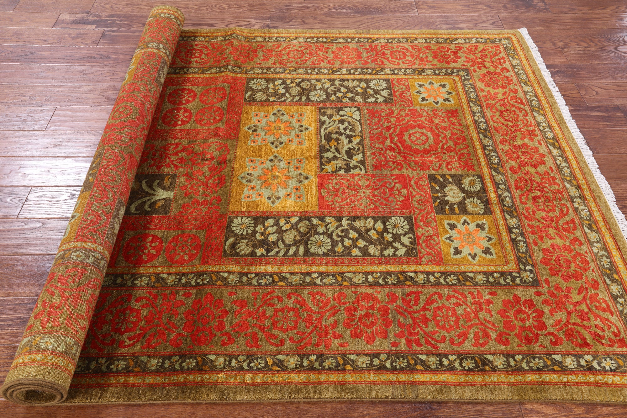 William Morris Hand Knotted Wool Area Rug - 5' 2" X 7' 8" - Golden Nile