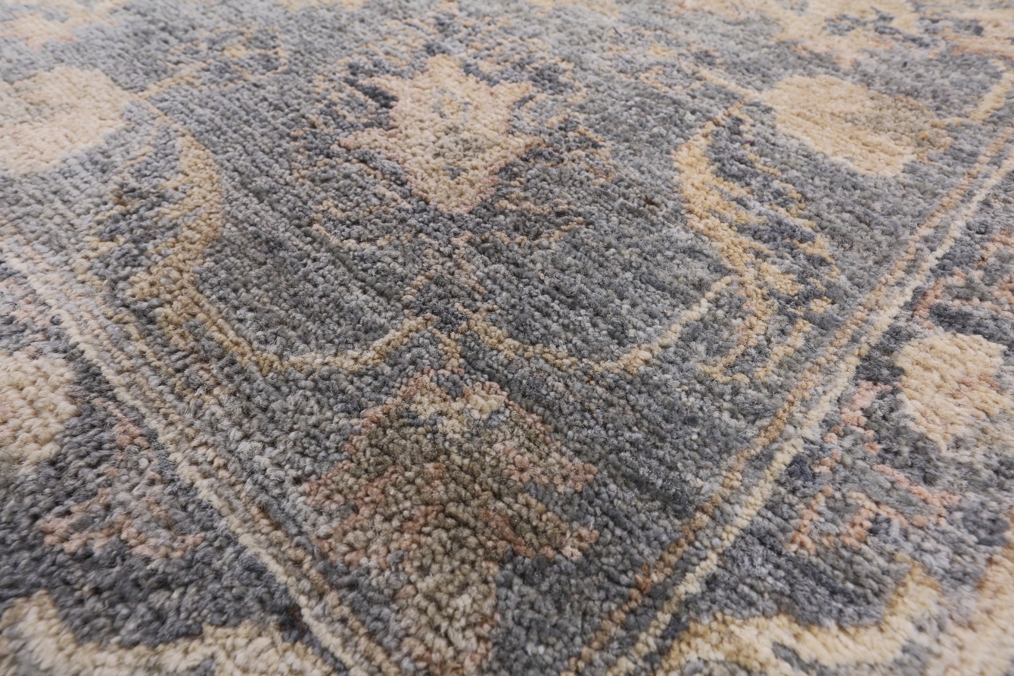 Ivory Peshawar Handmade Wool Rug - 8' 4" X 9' 10" - Golden Nile
