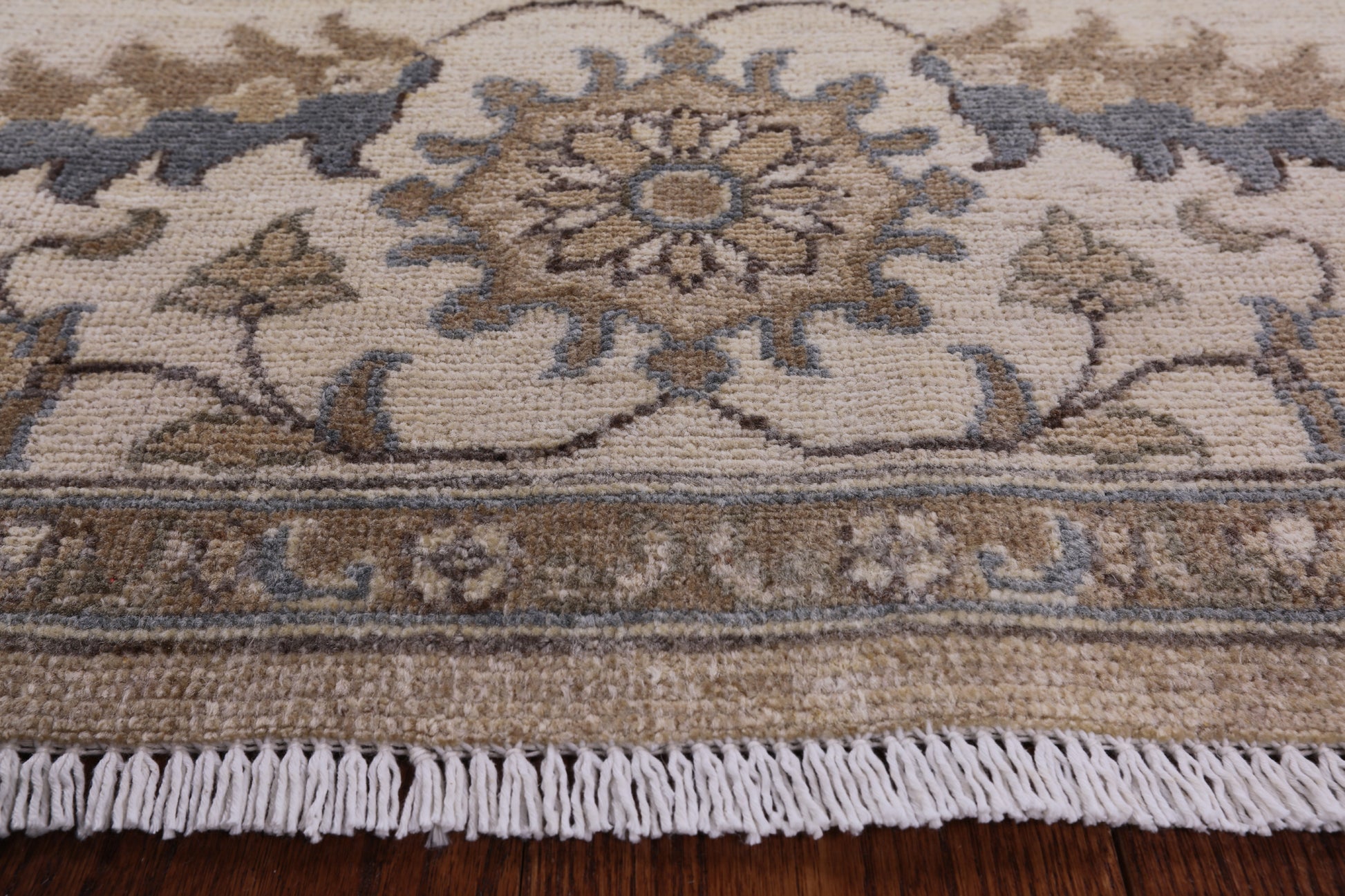 Peshawar Hand Knotted Wool Rug - 8' 0" X 9' 7" - Golden Nile