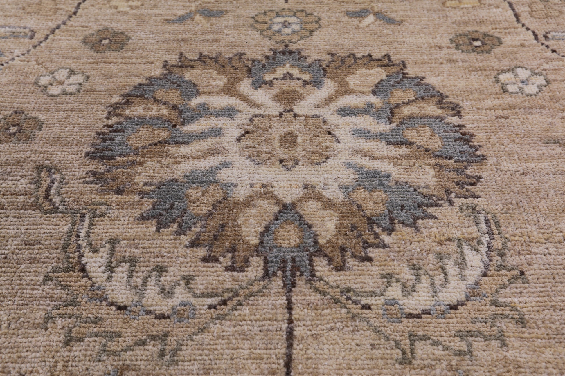 Peshawar Hand Knotted Wool Rug - 8' 0" X 9' 7" - Golden Nile