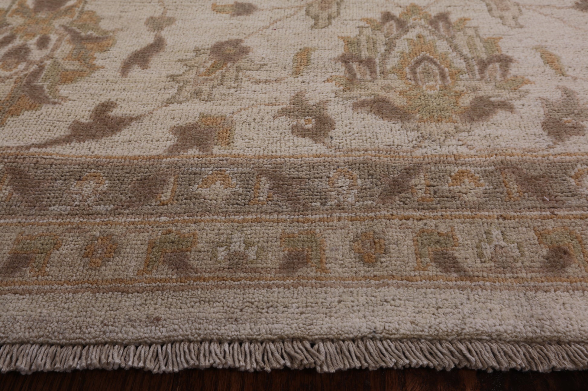 Ivory Peshawar Handmade Wool Rug - 8' 9" X 12' 2" - Golden Nile
