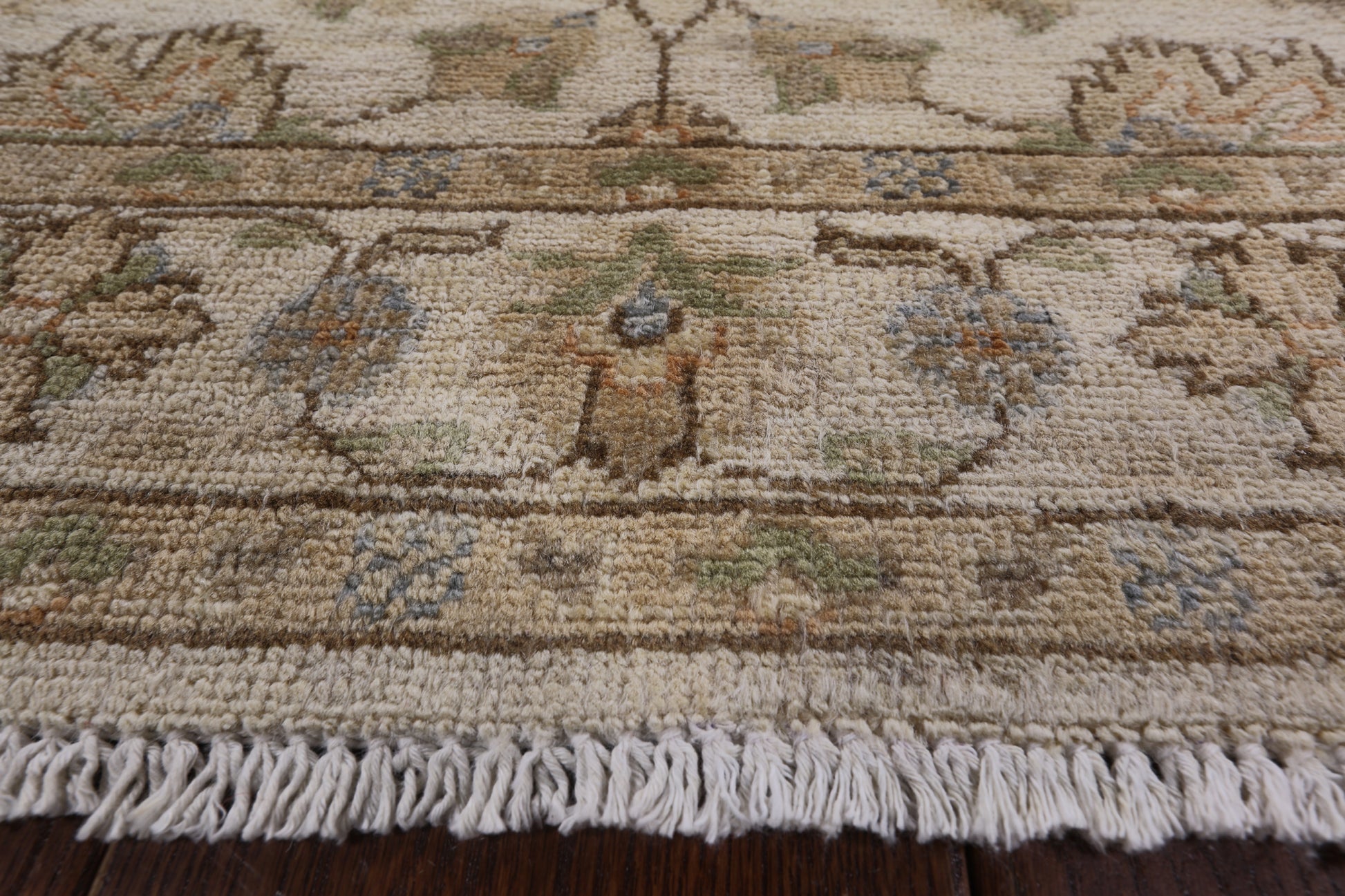 Ivory Peshawar Hand Knotted Wool Runner Rug - 2' 7" X 9' 9" - Golden Nile