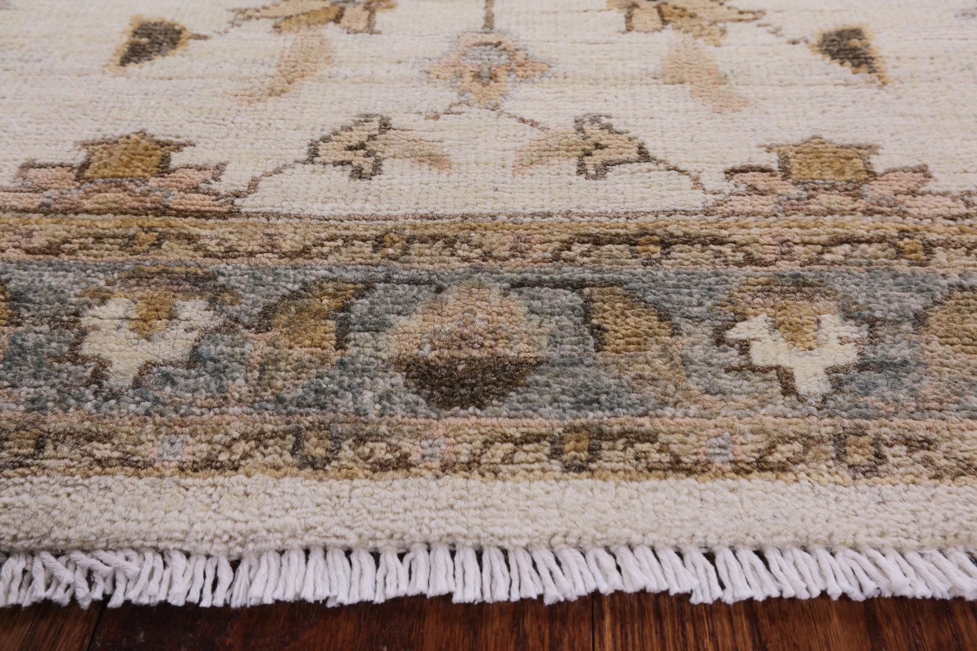 Ivory Peshawar Hand Knotted Wool Runner Rug - 2' 6" X 9' 9" - Golden Nile