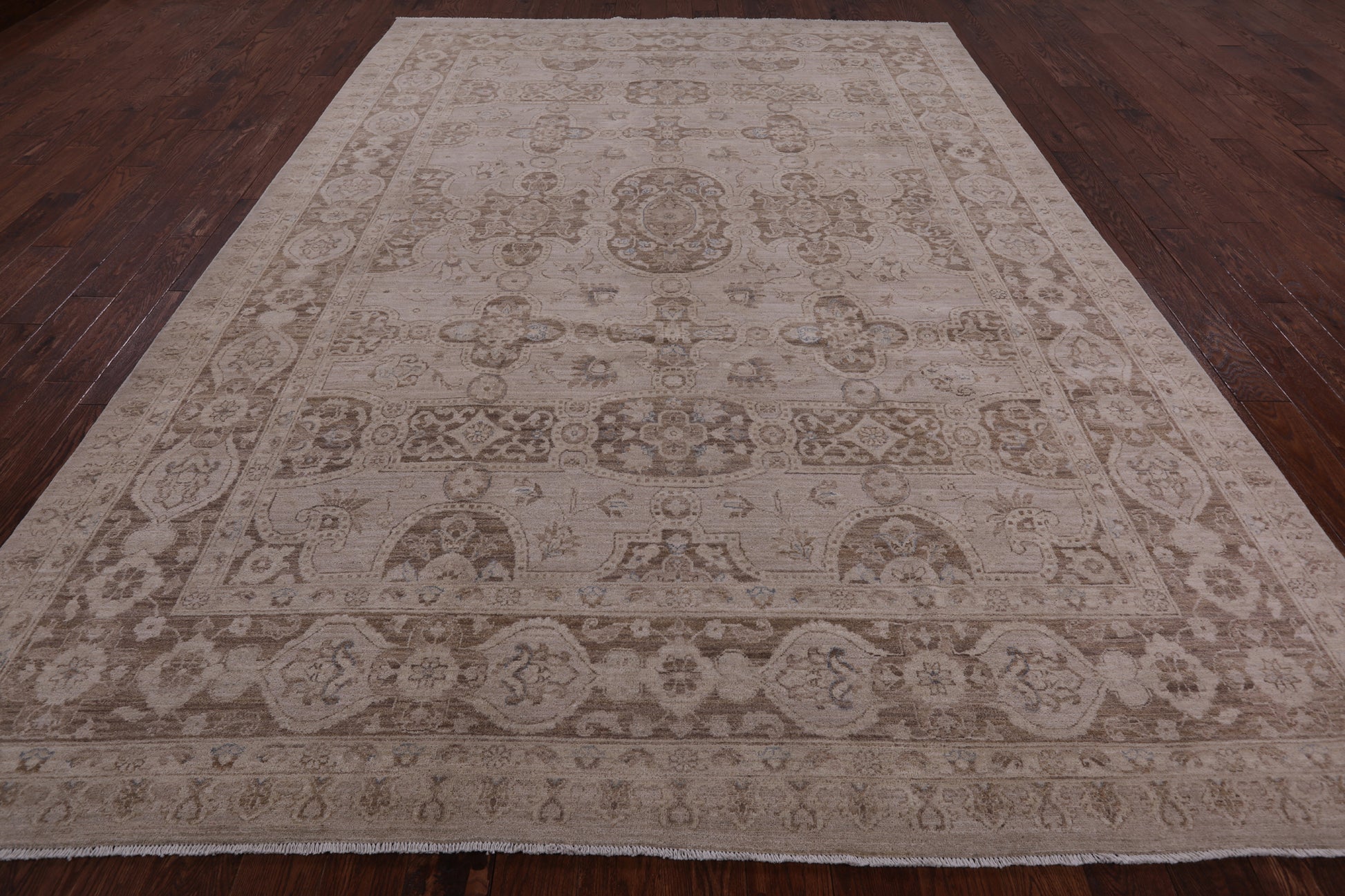 Ivory Peshawar Handmade Wool Area Rug - 8' 10" X 12' 4" - Golden Nile