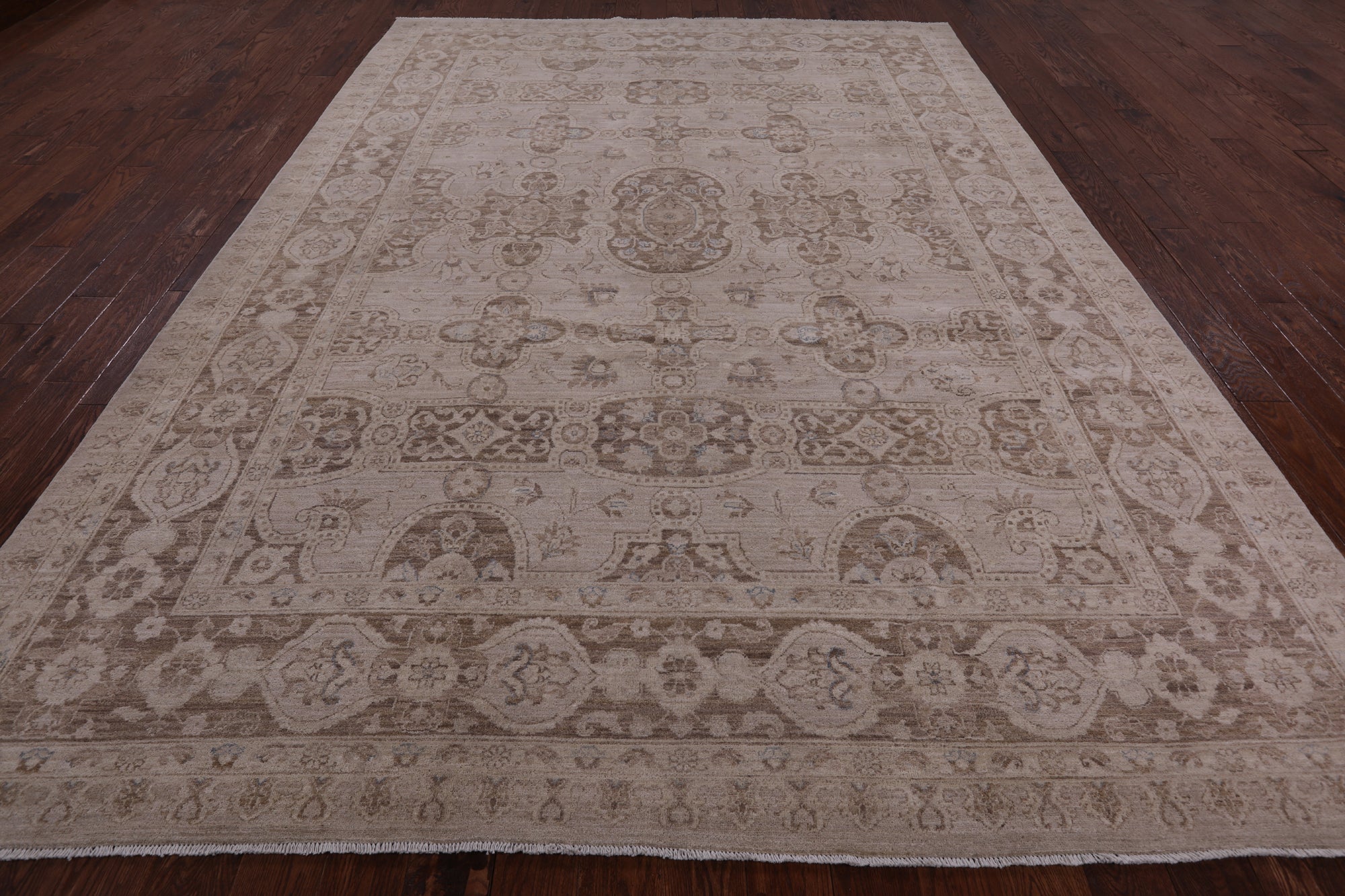 Ivory Peshawar Handmade Wool Area Rug - 8' 10" X 12' 4" - Golden Nile