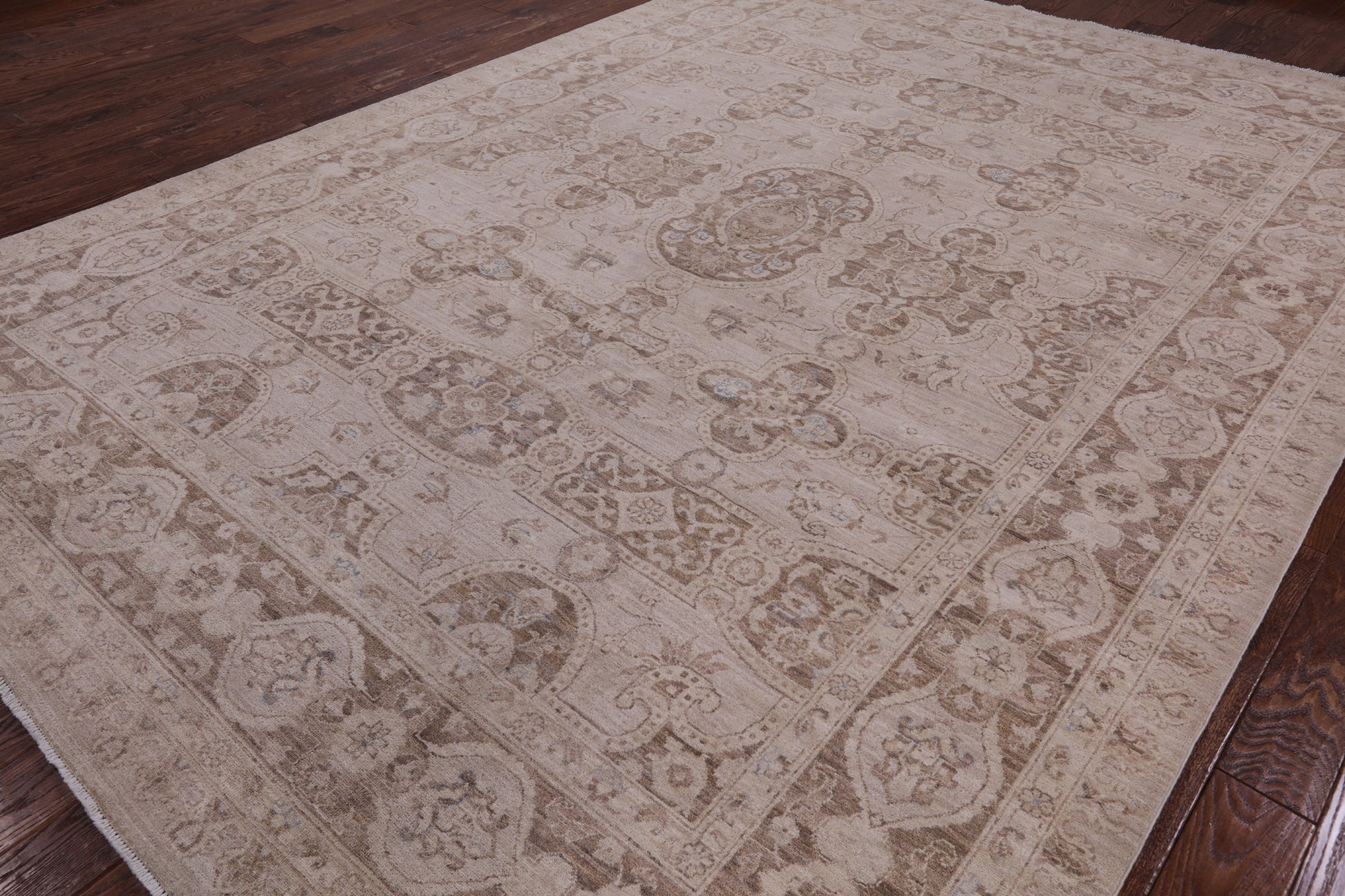 Ivory Peshawar Handmade Wool Area Rug - 8' 10" X 12' 4" - Golden Nile