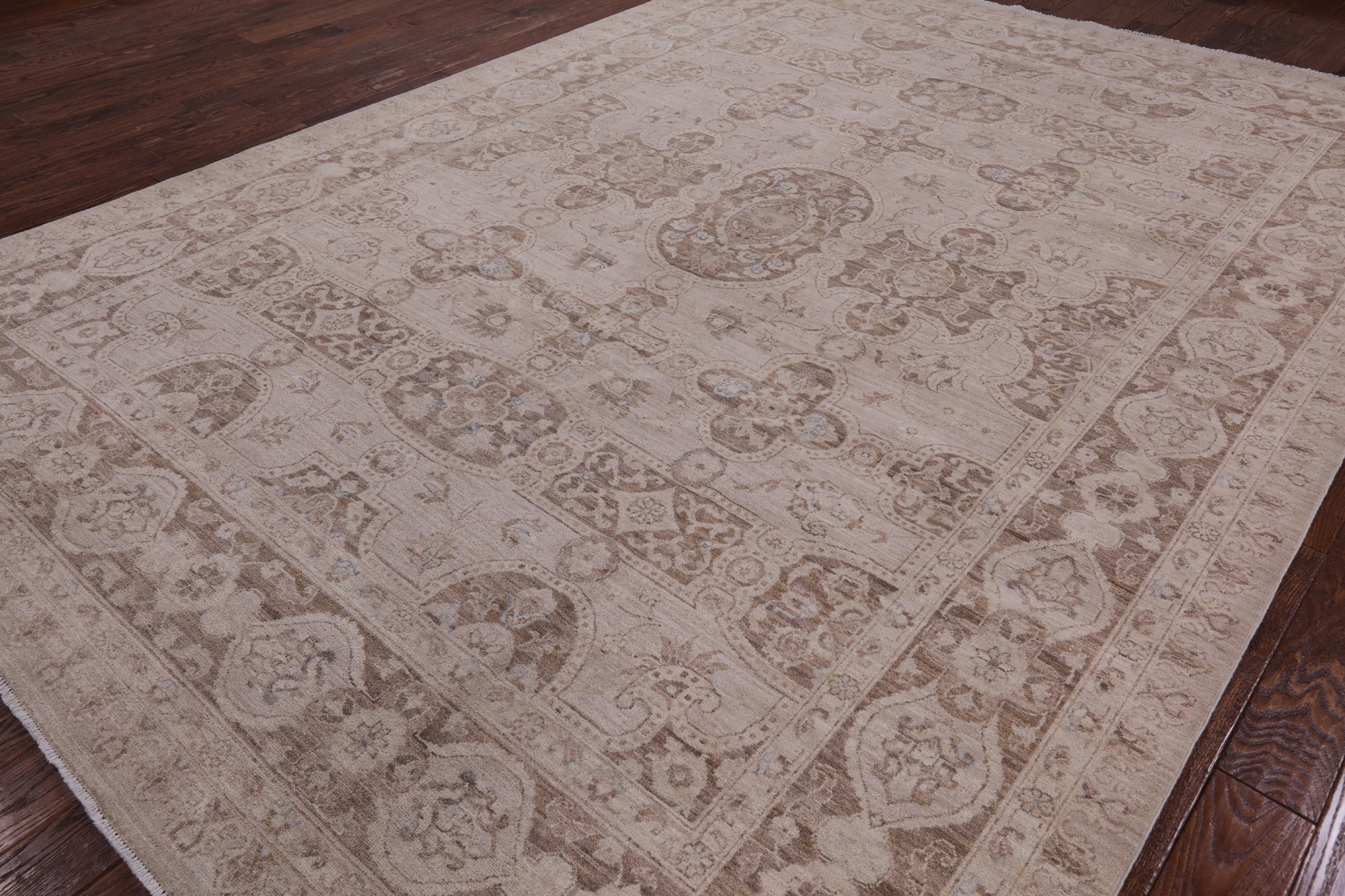 Ivory Peshawar Handmade Wool Area Rug - 8' 10" X 12' 4" - Golden Nile