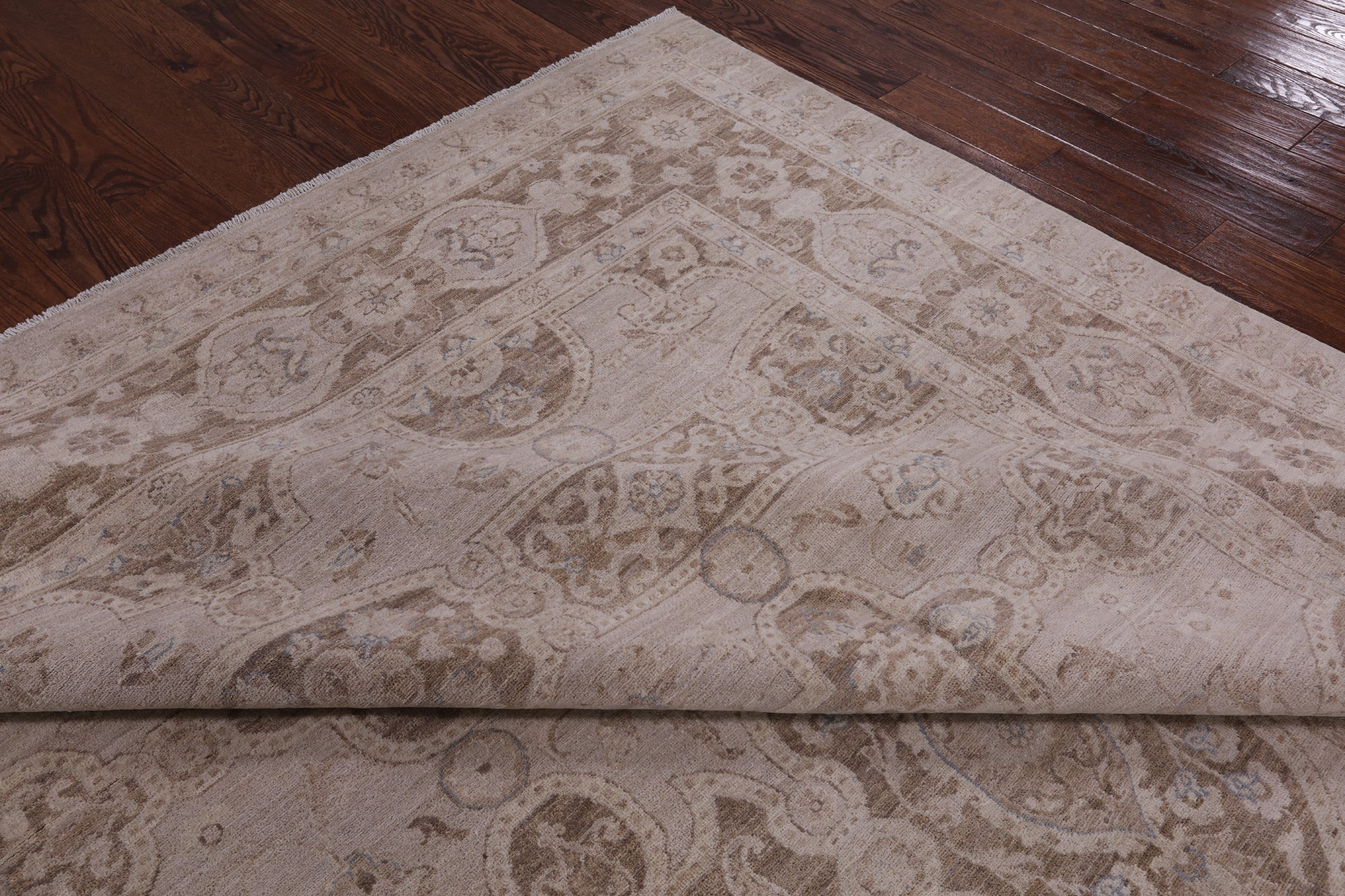 Ivory Peshawar Handmade Wool Area Rug - 8' 10" X 12' 4" - Golden Nile