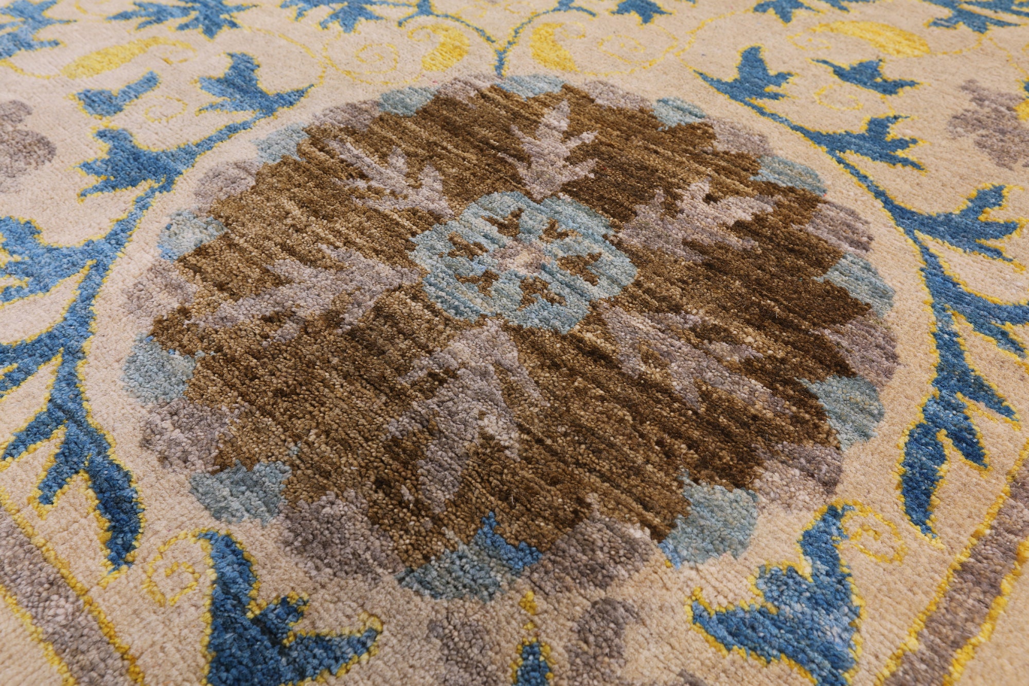 Ivory William Morris Handmade Wool Rug - 9' 1" X 12' 1" - Golden Nile