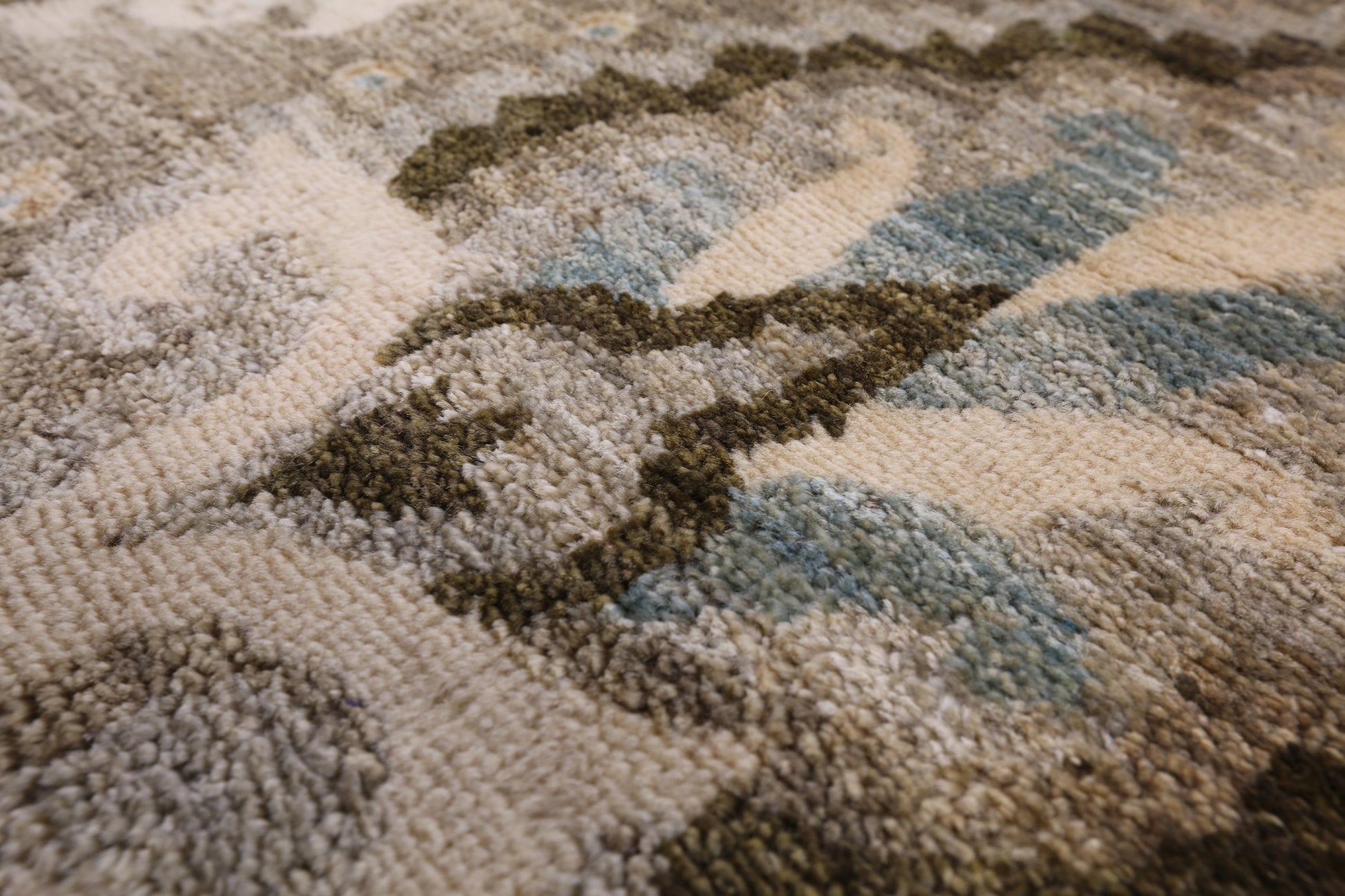 William Morris Handmade Wool Rug - 9' 0" X 18' 1" - Golden Nile