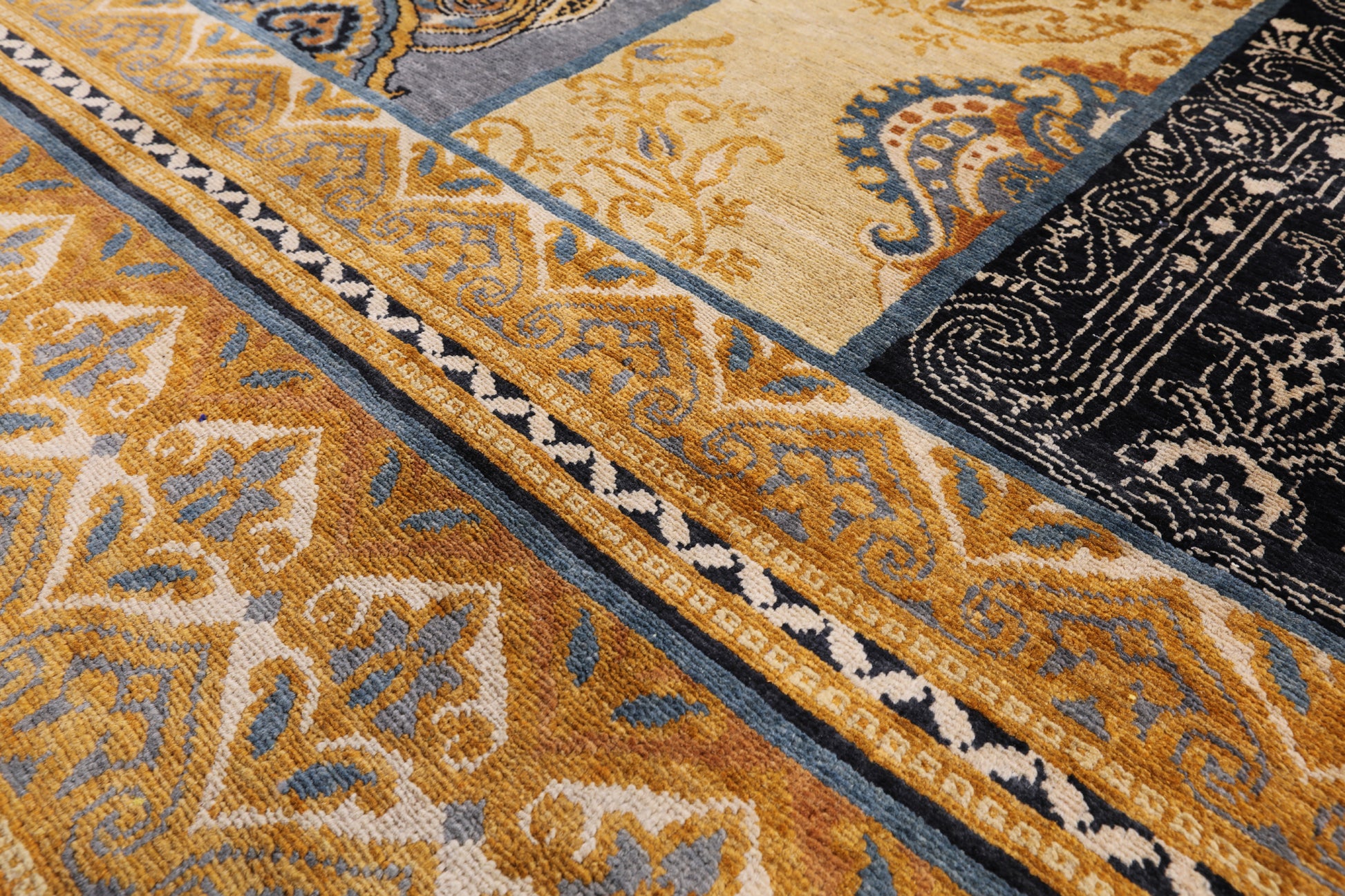 William Morris Hand Knotted Wool Rug - 8' 1" X 14' 5" - Golden Nile