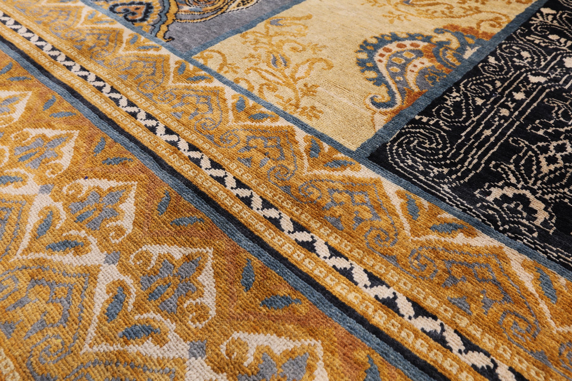 William Morris Hand Knotted Wool Rug - 8' 1" X 14' 5" - Golden Nile