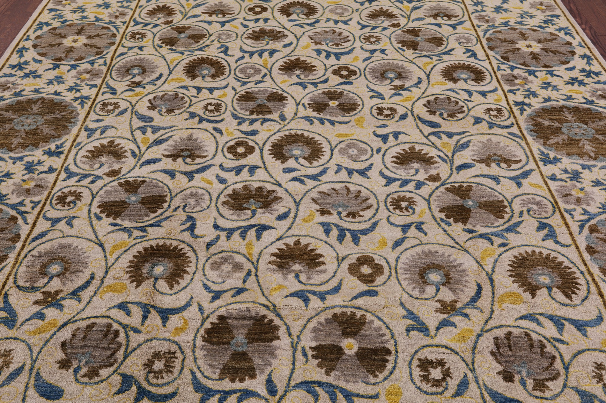 Ivory William Morris Handmade Wool Rug - 8' 1" X 10' 1" - Golden Nile