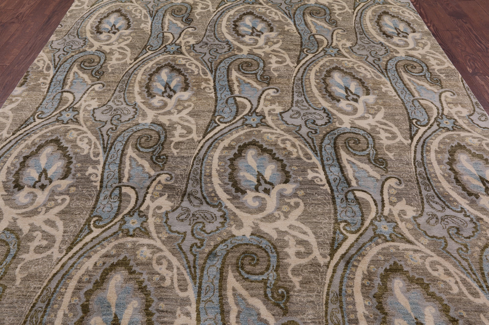 William Morris Handmade Wool Rug - 7' 9" X 10' 0" - Golden Nile