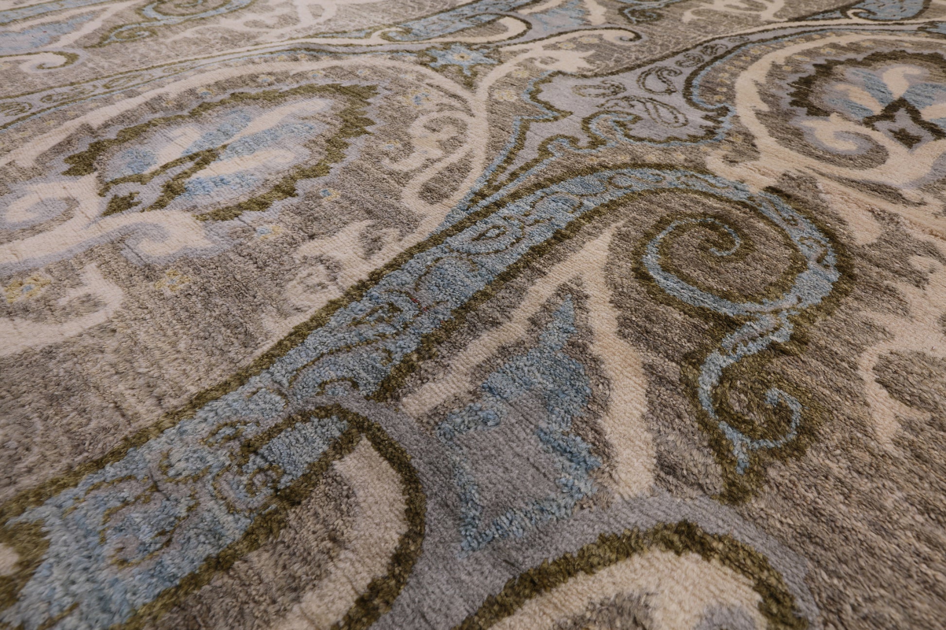 William Morris Handmade Wool Rug - 7' 9" X 10' 0" - Golden Nile