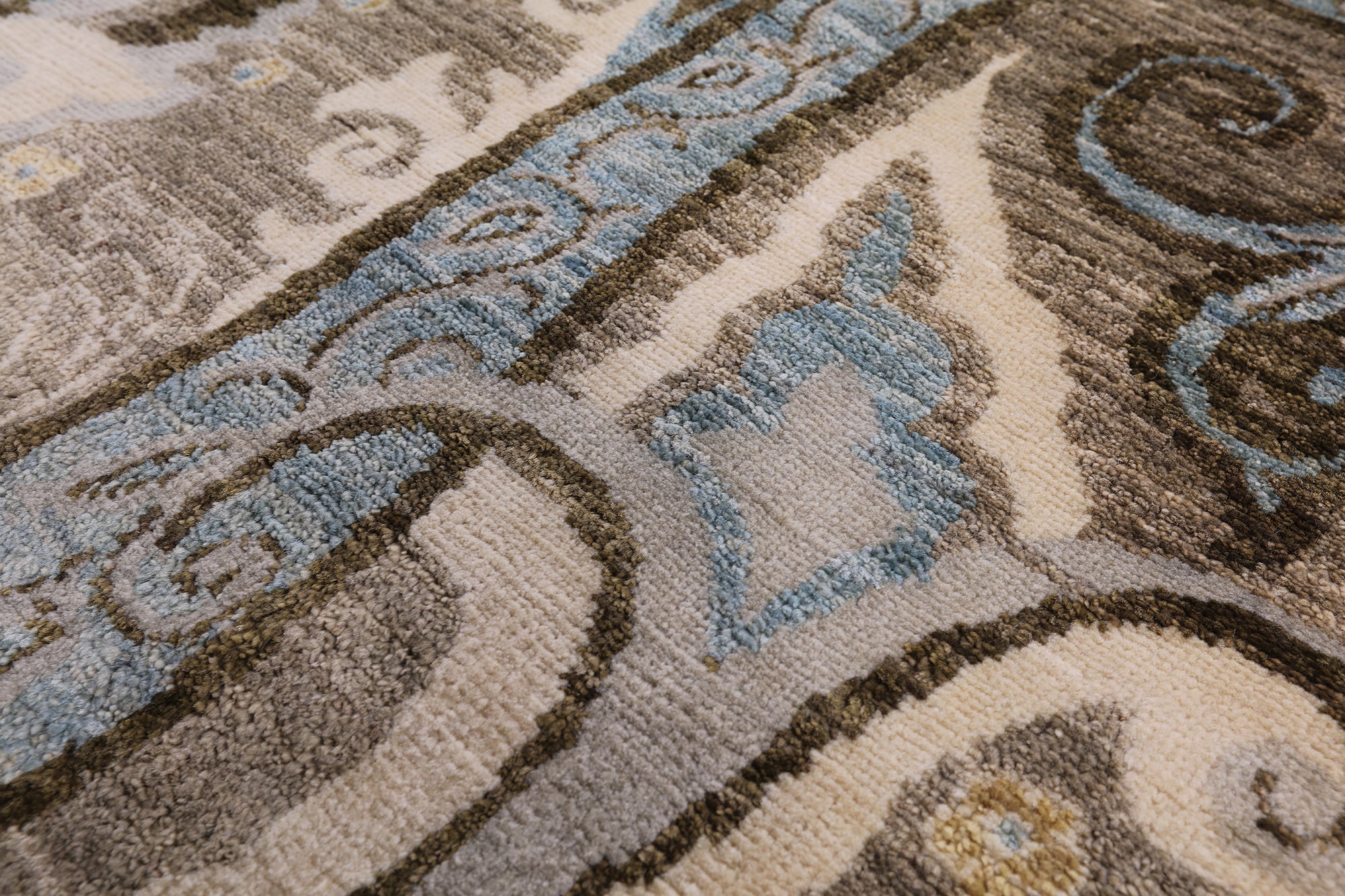 William Morris Handmade Wool Rug - 8' 1" X 12' 6" - Golden Nile