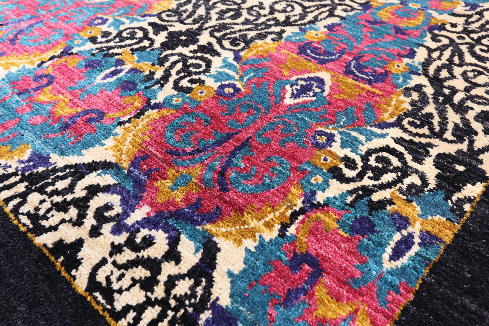 William Morris Hand Knotted Wool Rug - 5' 8" X 9' 5" - Golden Nile
