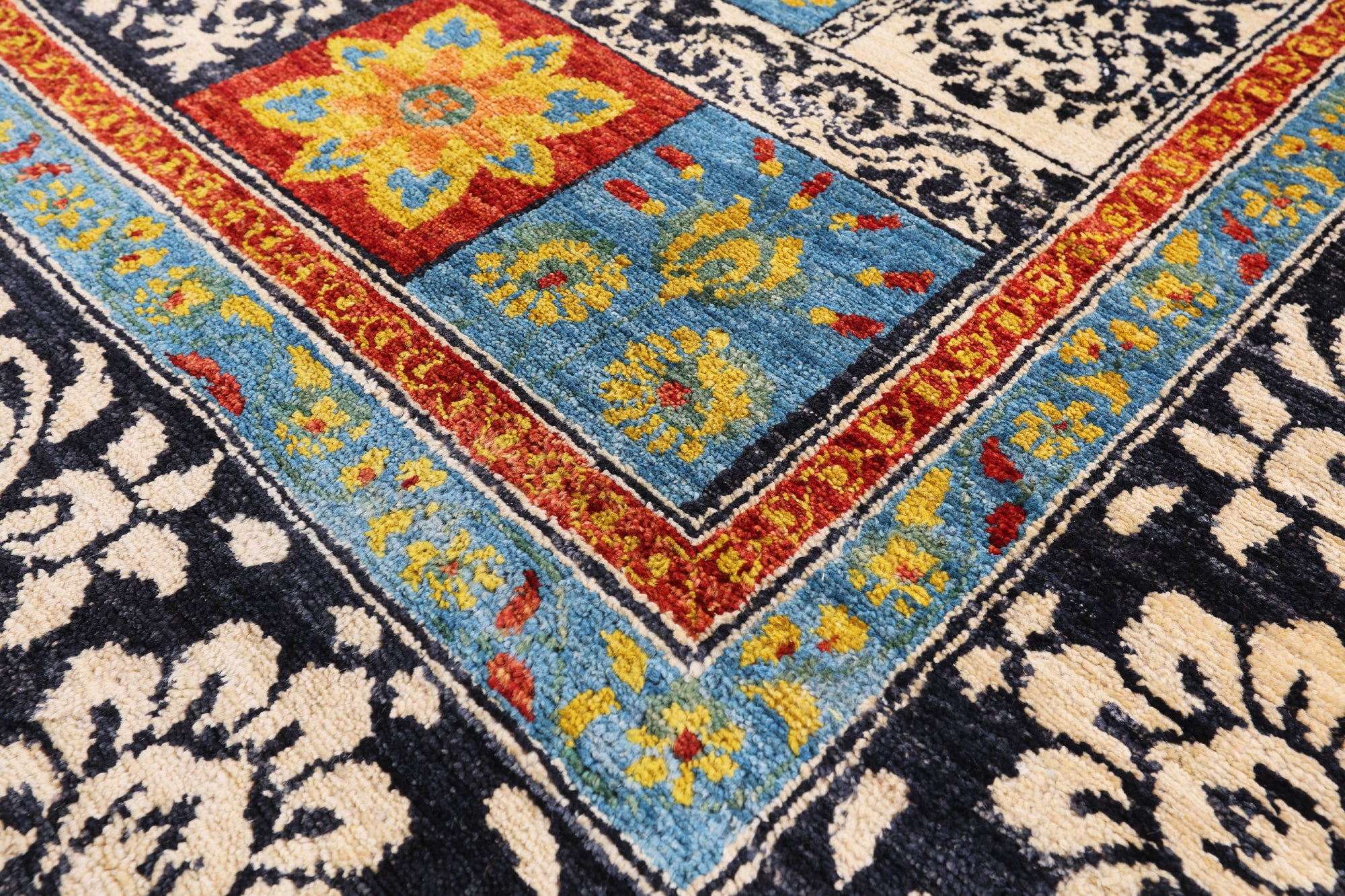 Black William Morris Hand Knotted Wool Area Rug - 6' 0" X 9' 5" - Golden Nile